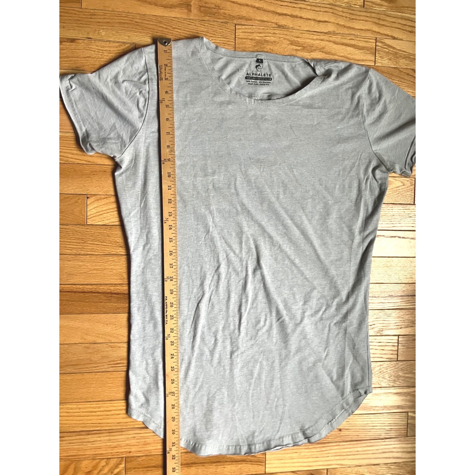Alphalete Mens Scoop Neck Curved Scallop Hem T-Shirt Heather Grey Large