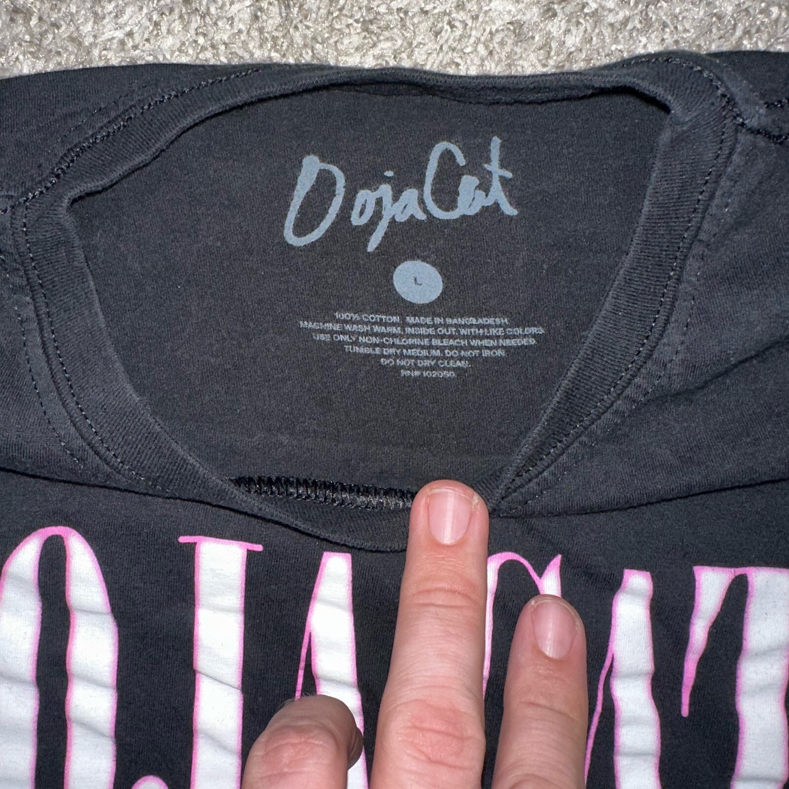 Doja Cat Large T-Shirt Black Short Sleeve Graphic Tee Pink Hair Band Tee