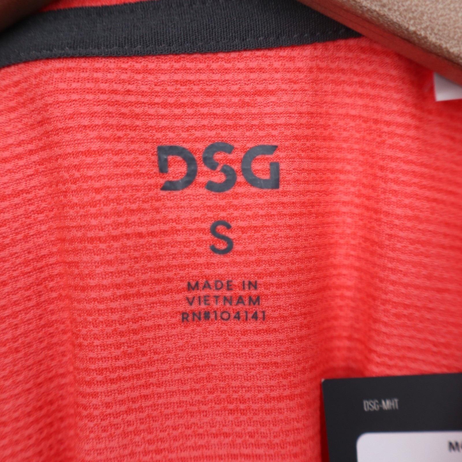 DSG Mens Movement Tee Cabana Coral Heather Short Sleeve Athletic Shirt Small NEW