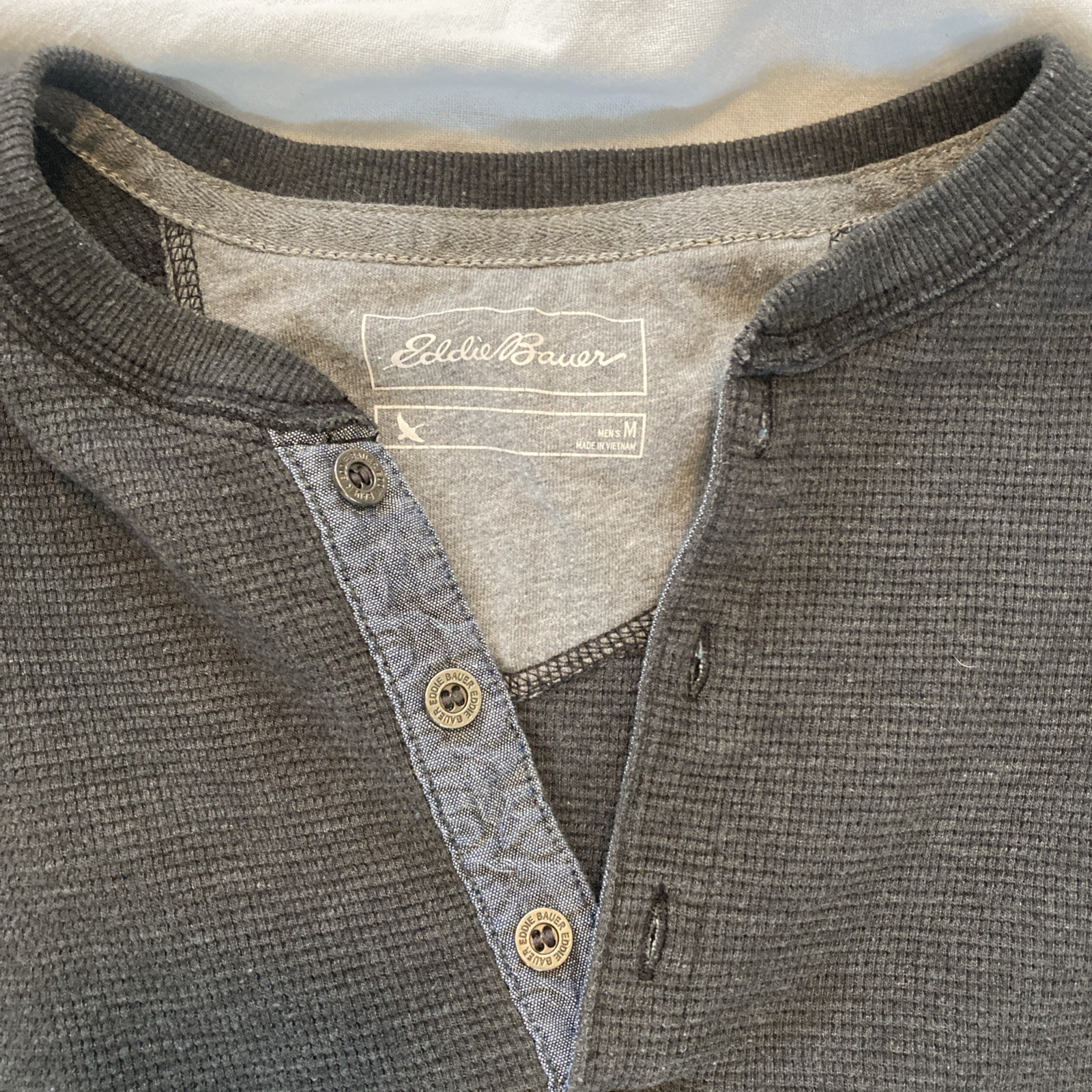 Eddie Bauer Waffle Henley Pullover Men’s Medium Black Button Long Sleeve Outdoor