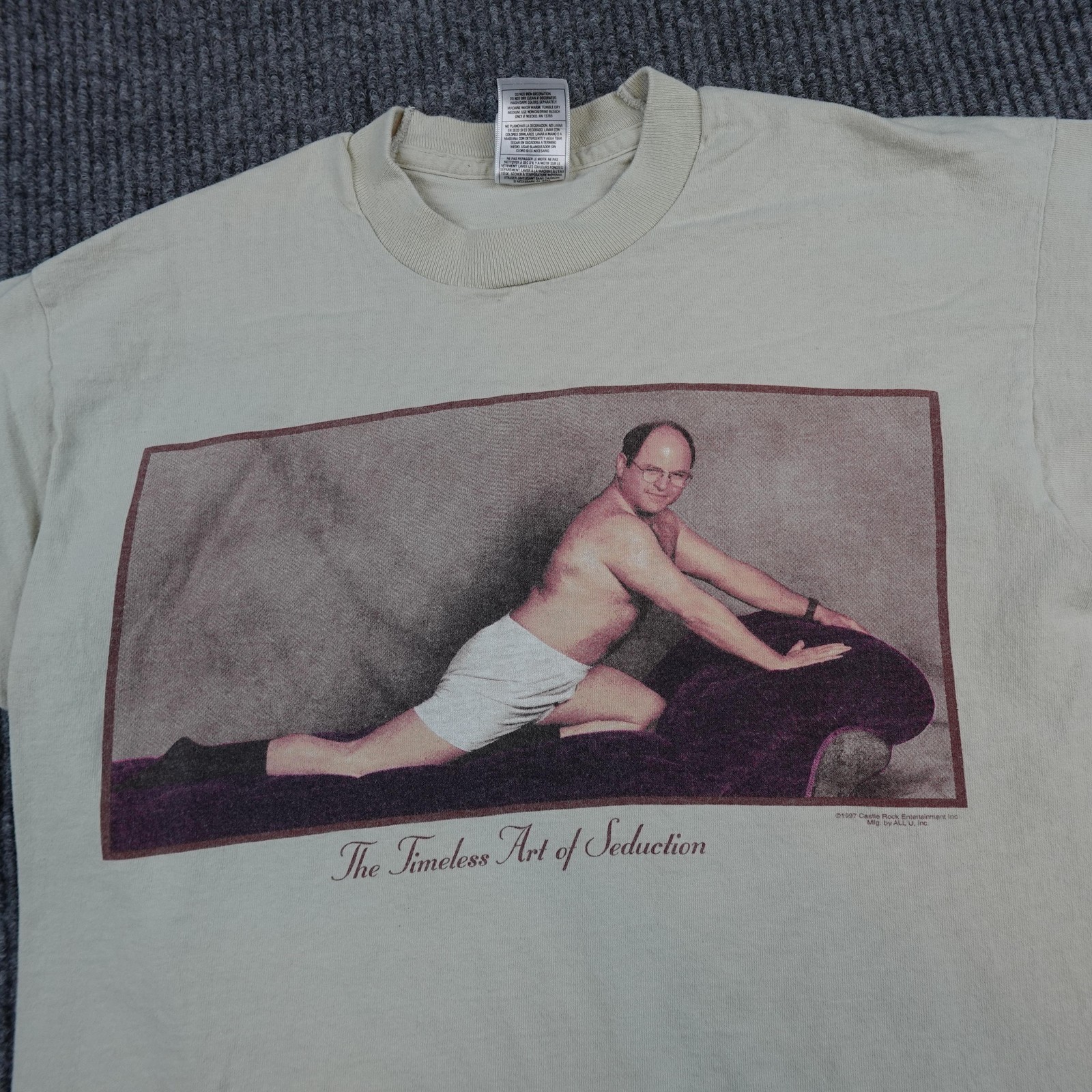 Vintage Seinfeld George Costanza Shirt Mens Large Beige Graphic Tee 1997 USA