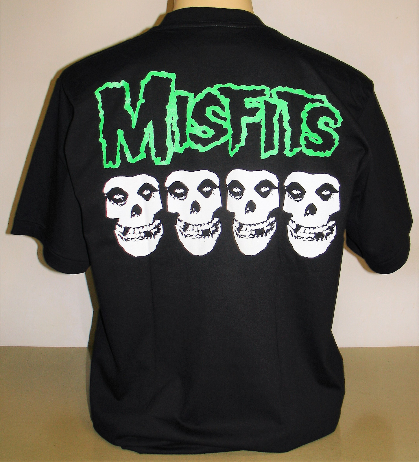Misfits Skull Logo Glow Punk Rock Band T-Shirt Size S M L XL 2XL 3XL XXL XXXL