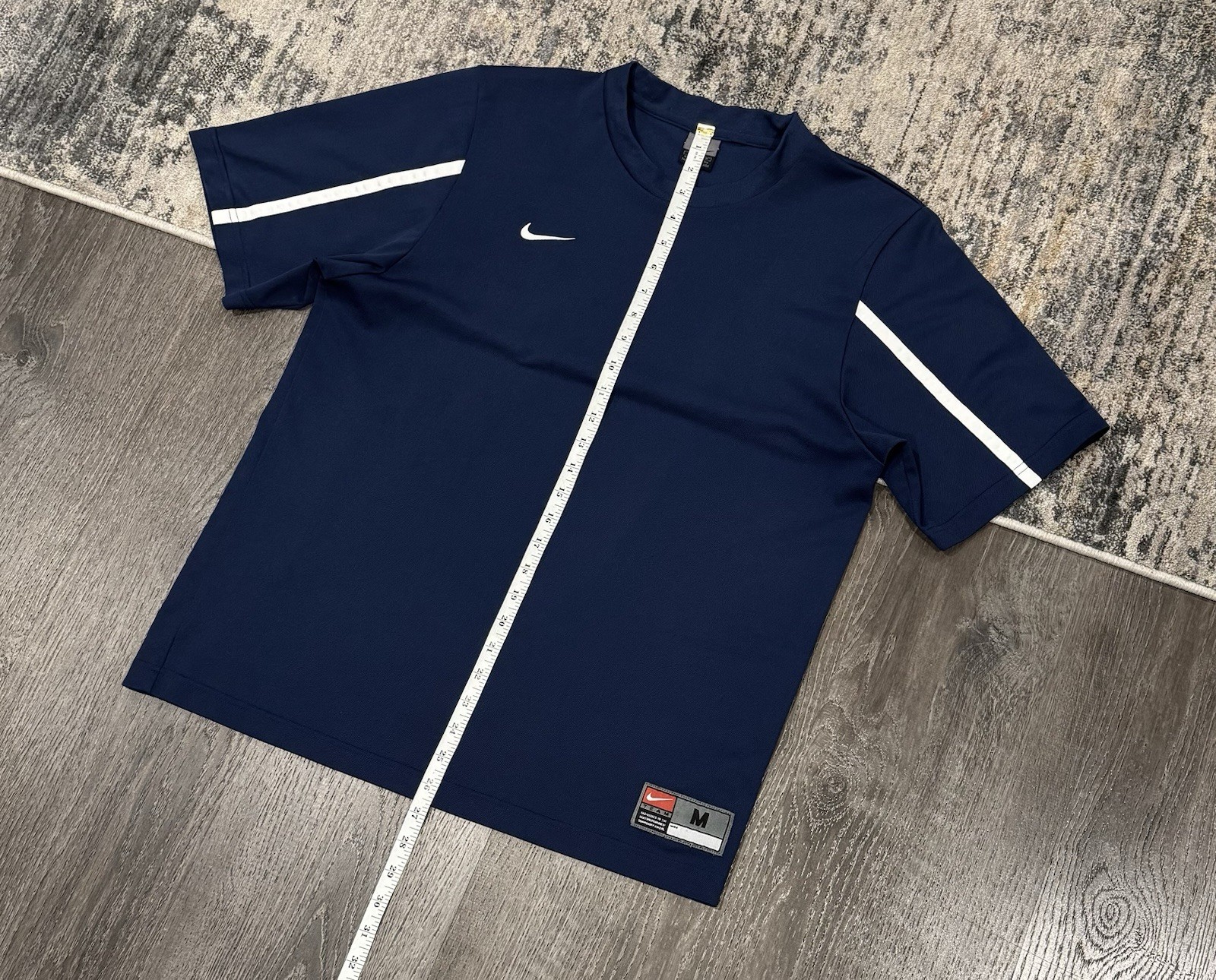 Vintage 90s Y2K Nike Athletic Shirt—Embroidered Swoosh Team Patch—Men’s Medium