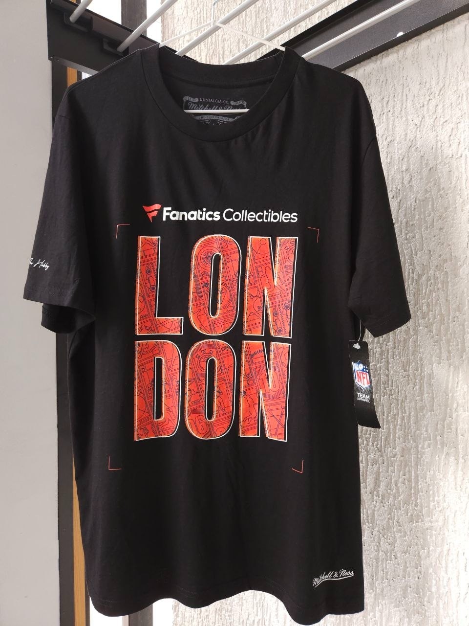 NWT Fanatics Collectibles Mitchell & Ness London Store T-Shirt Black Men’s L