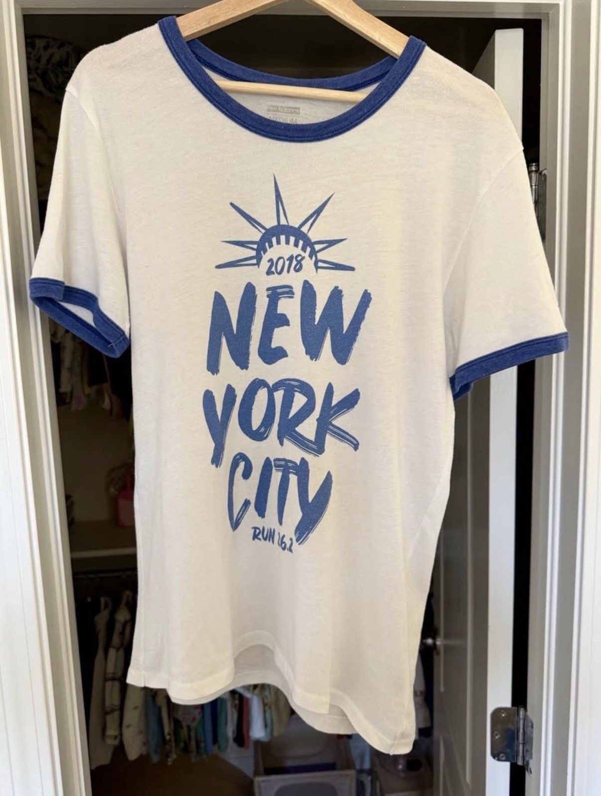New Balance 2018 New York City Graphic Print Tee White Blue Contrasting Trim
