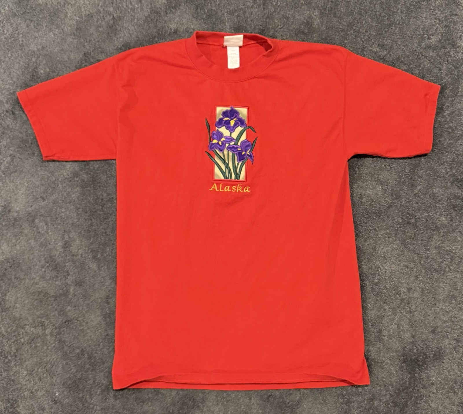Vintage Oarsman 913 Alaska Embroidered Irises Red Tee Men’s M