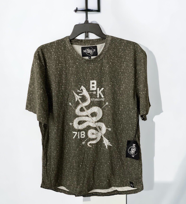 Brooklyn Men’s XL T-Shirt Serpent Snake with Arrow Green Embellished New