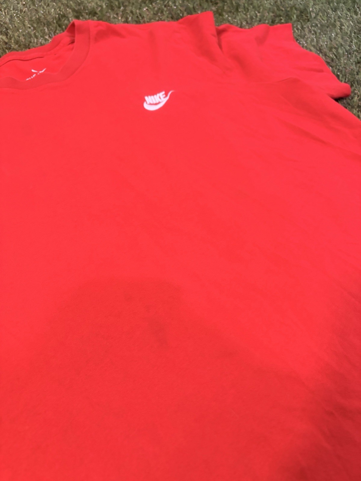 Nike Men’s Red T-Shirt Size L