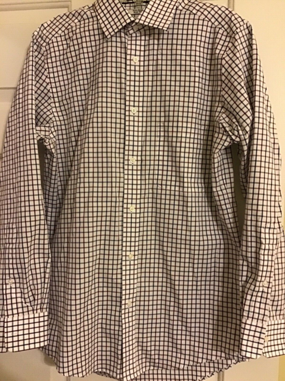 Jos A Bank Button down shirt size 15-32 non iron SLIM