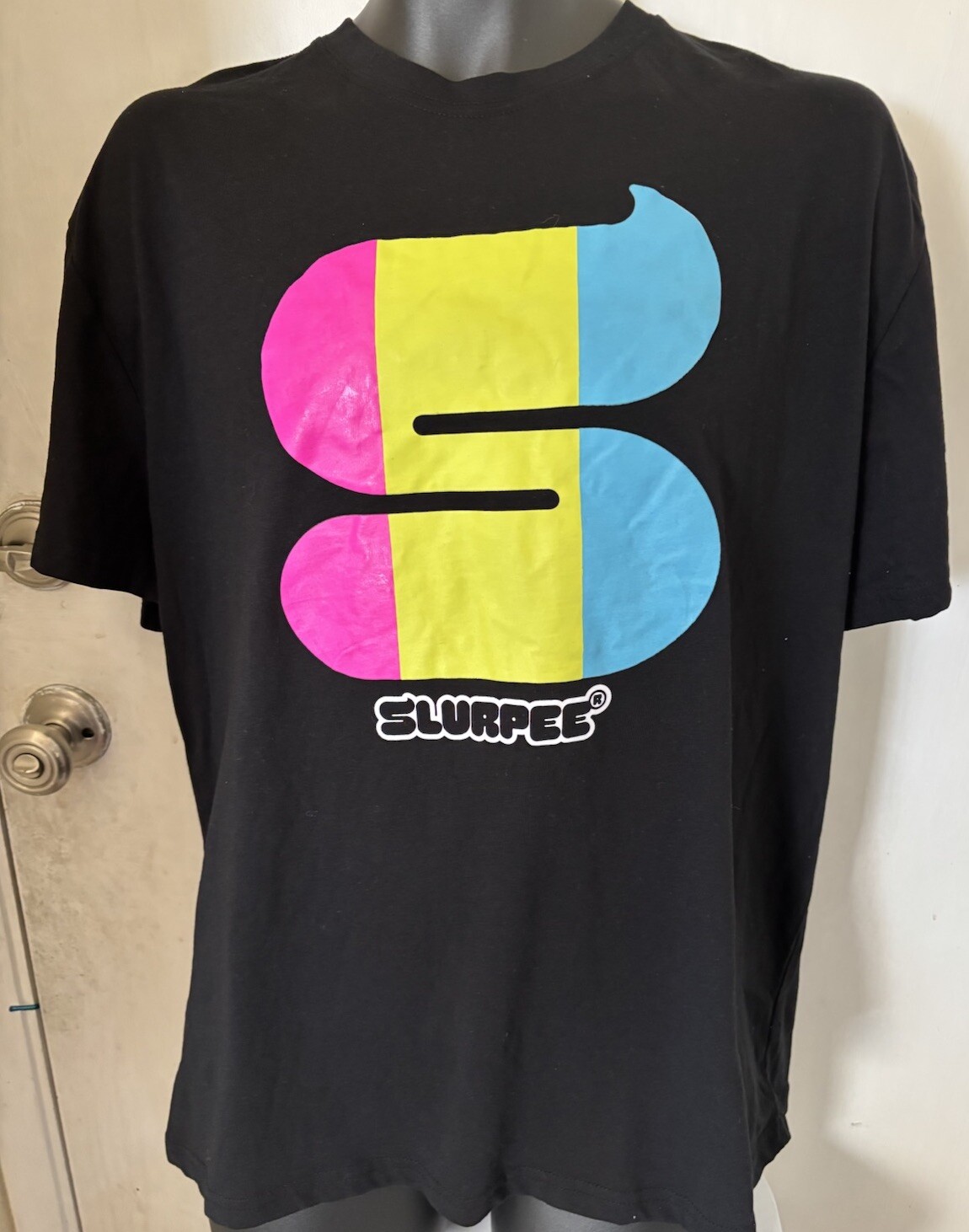 7-ELEVEN Slurpee Officially Licensed Gas Station Roadtrip Vacay Party T-shirt XL