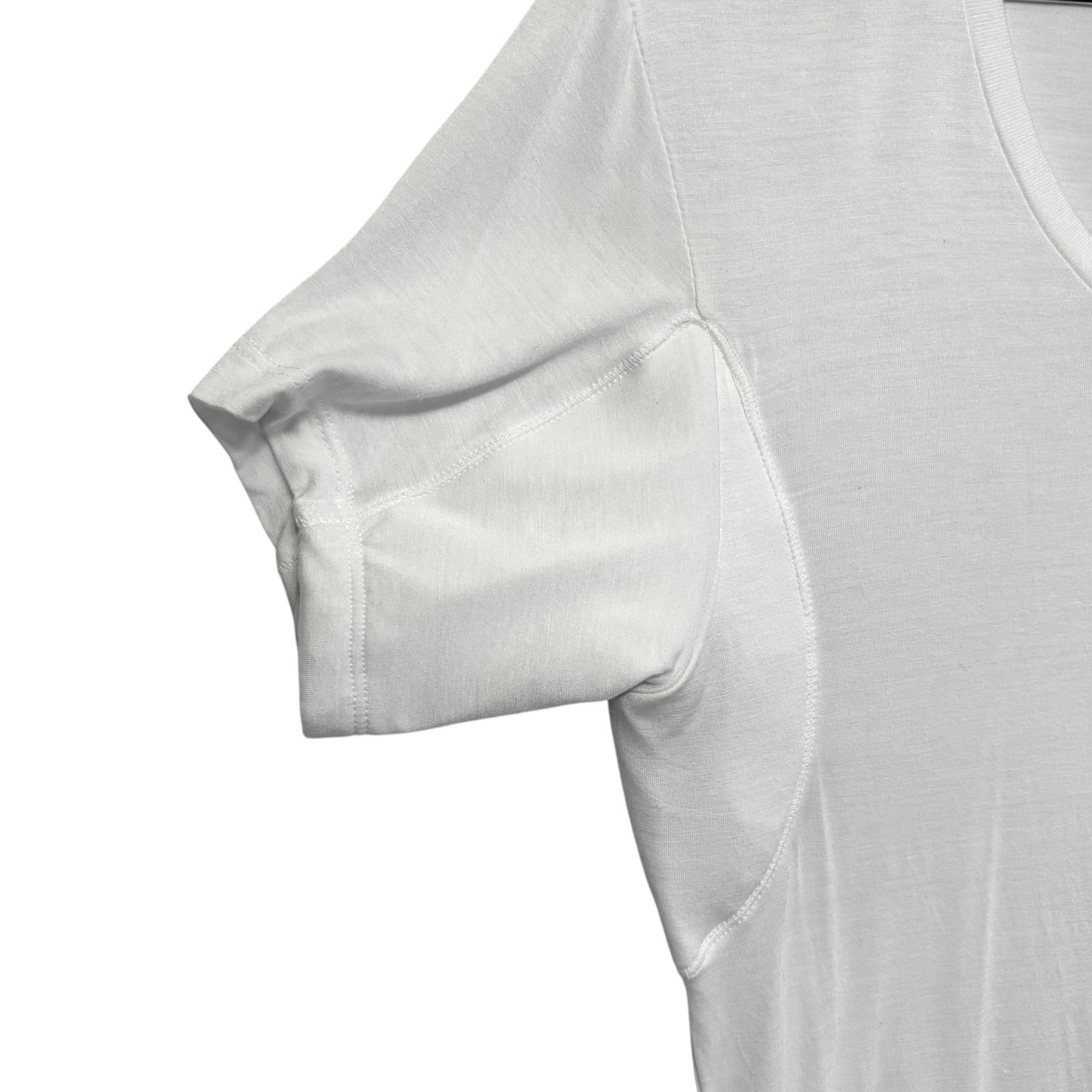 Thompson Tee Sweatproof Undershirt Men’s Sz M White Slim Fit V-Neck Short Sleeve