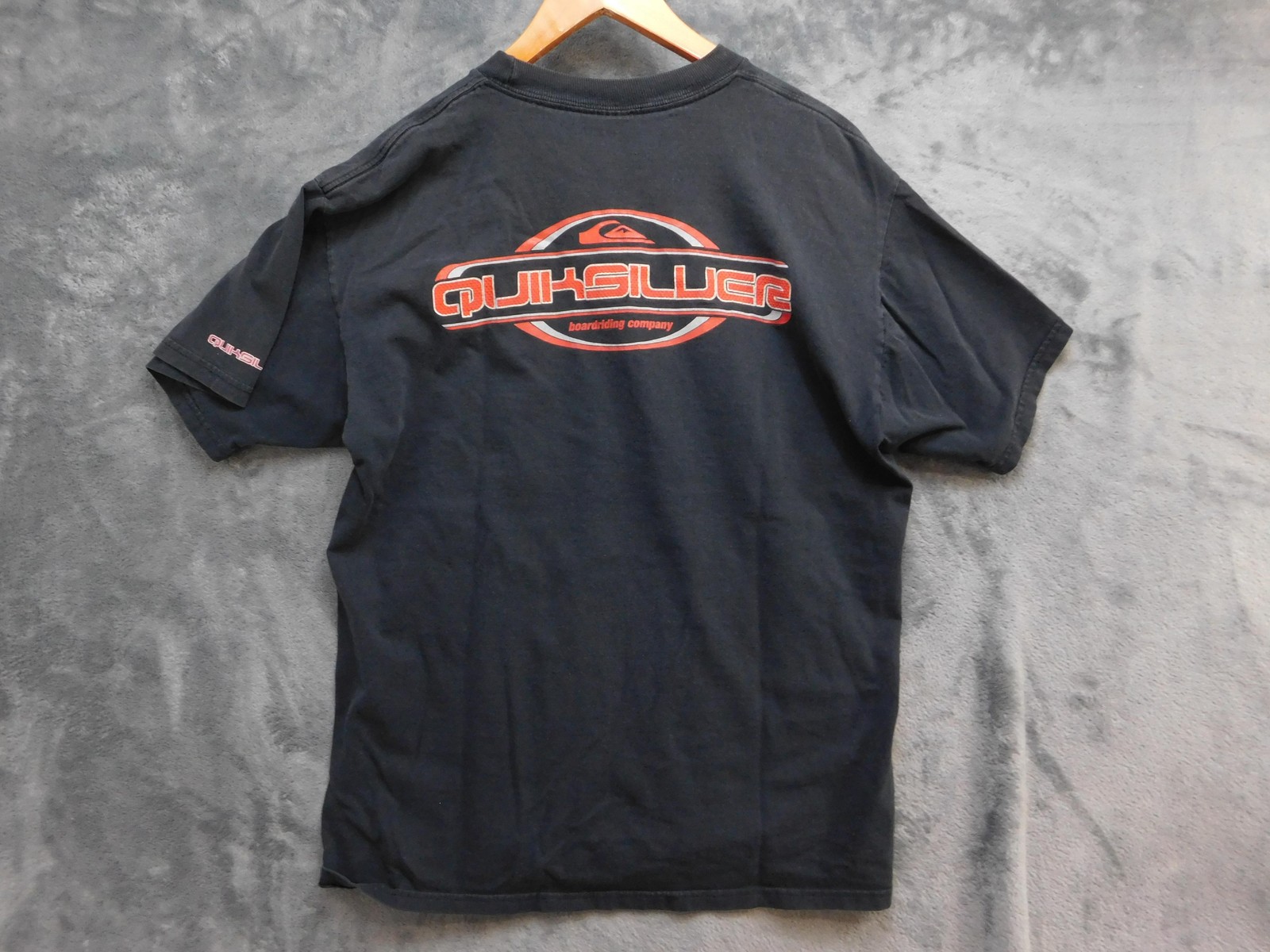 VTG Quiksilver Shirt Mens L Black Back Graphic Logo Tee Crewneck Cotton Hang Tag