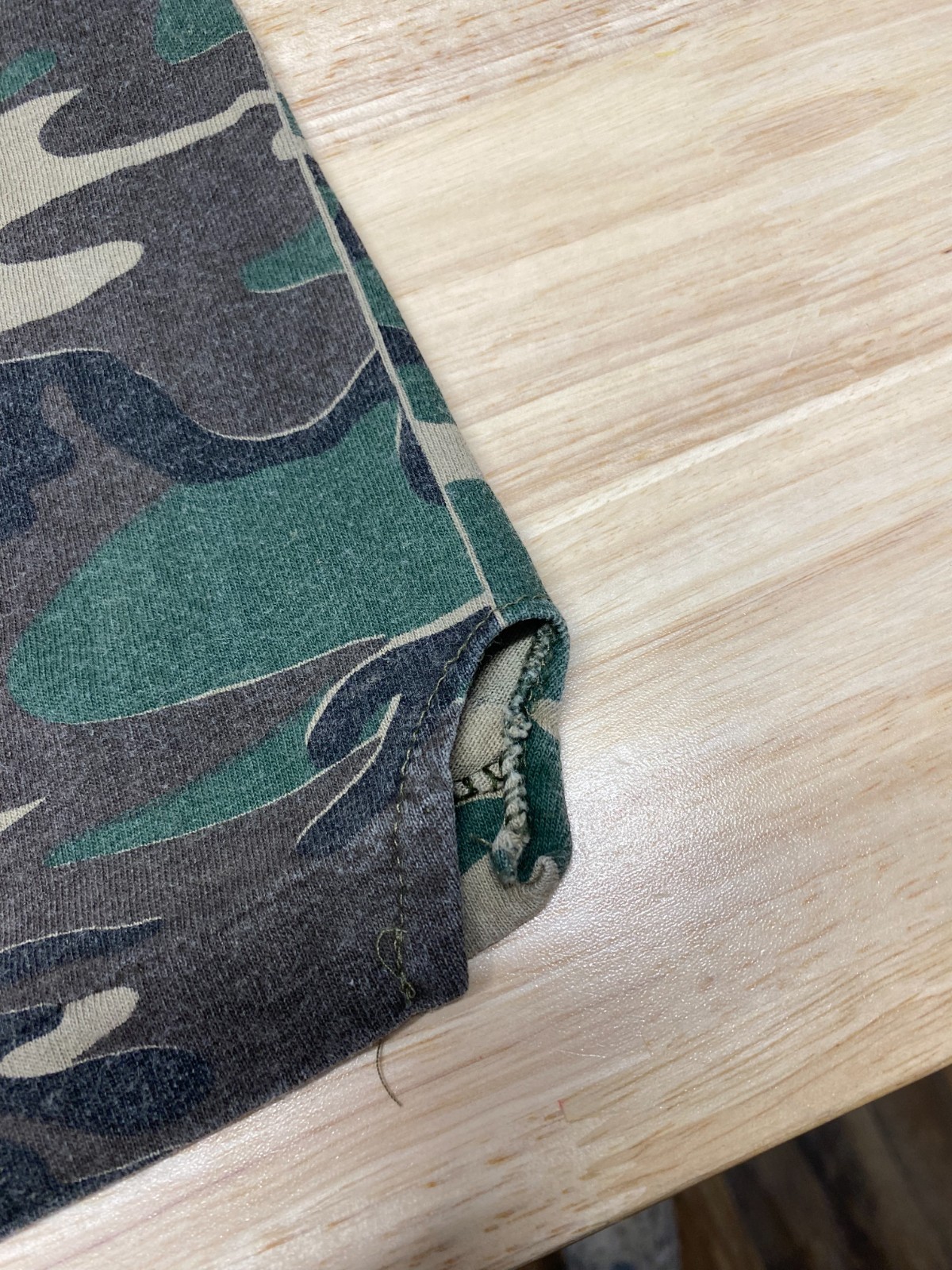 Vntg Sasquatch Mens L Camo Pocket T Shirt Camouflage Single Stitch Made in USA