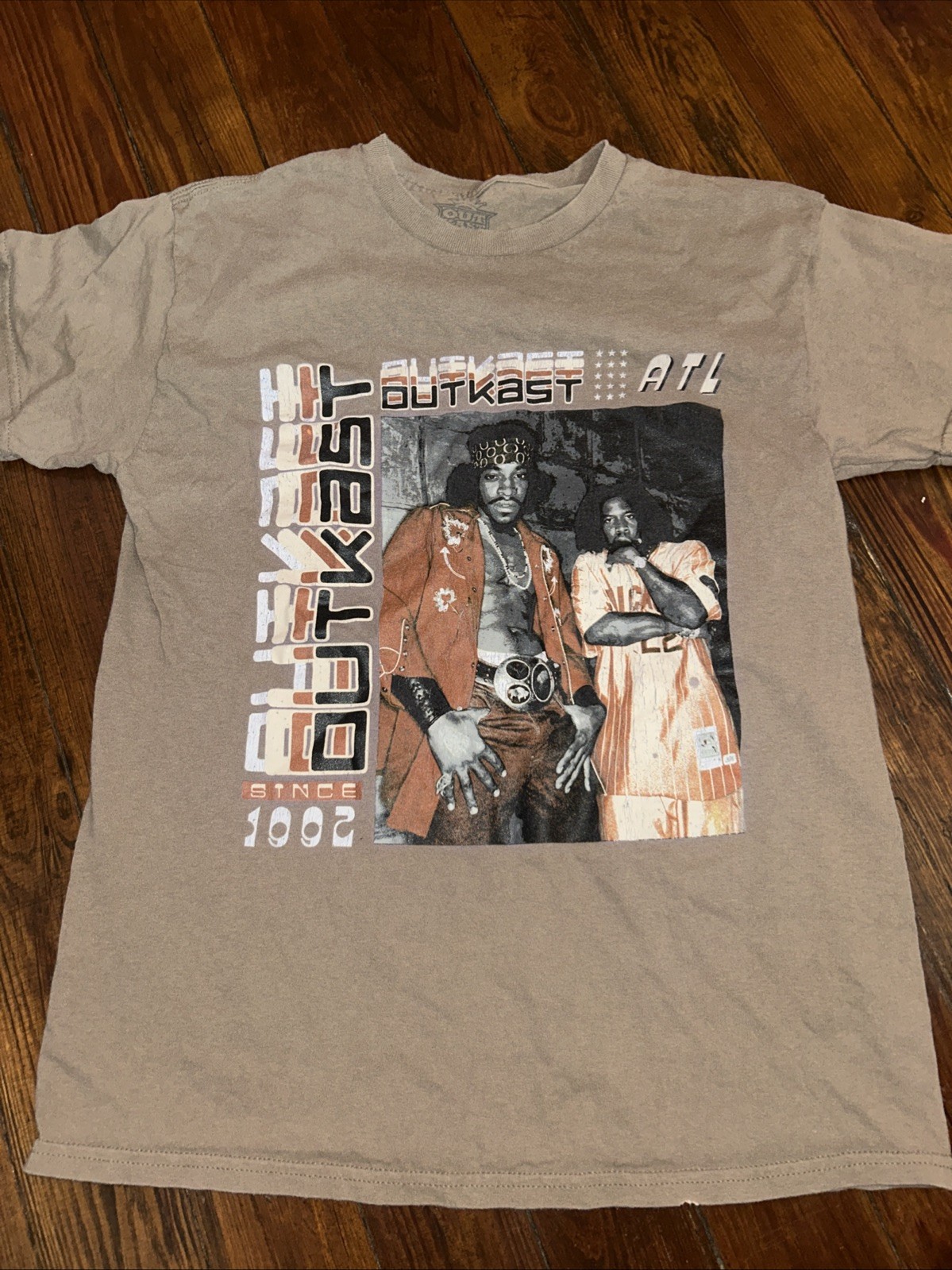 Outkast Big Boi & Andre 3000 Brown Graphic Men’s T-Shirt Medium 100% Cotton