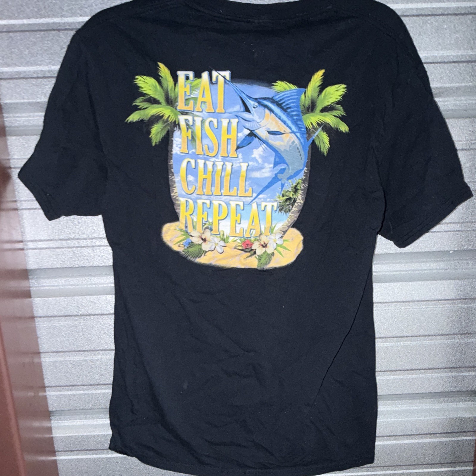 Croft & Barrow Men’s M Black Cotton Knit Short Sleeve Crew “Eat Fish Chill” Tee