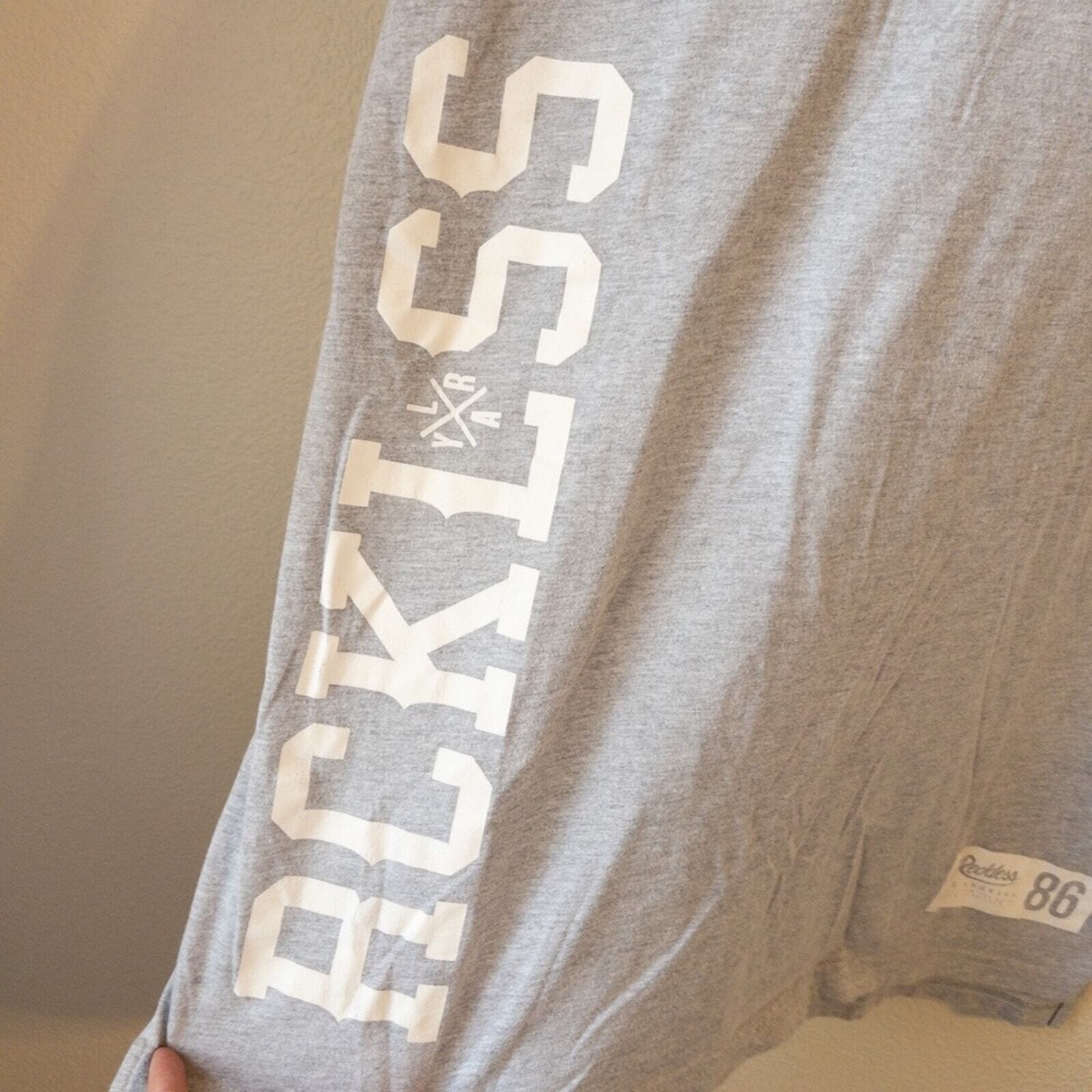 Young & Reckless Gray and White T-Shirt Men’s Scoop Neck Casual Top Size Large