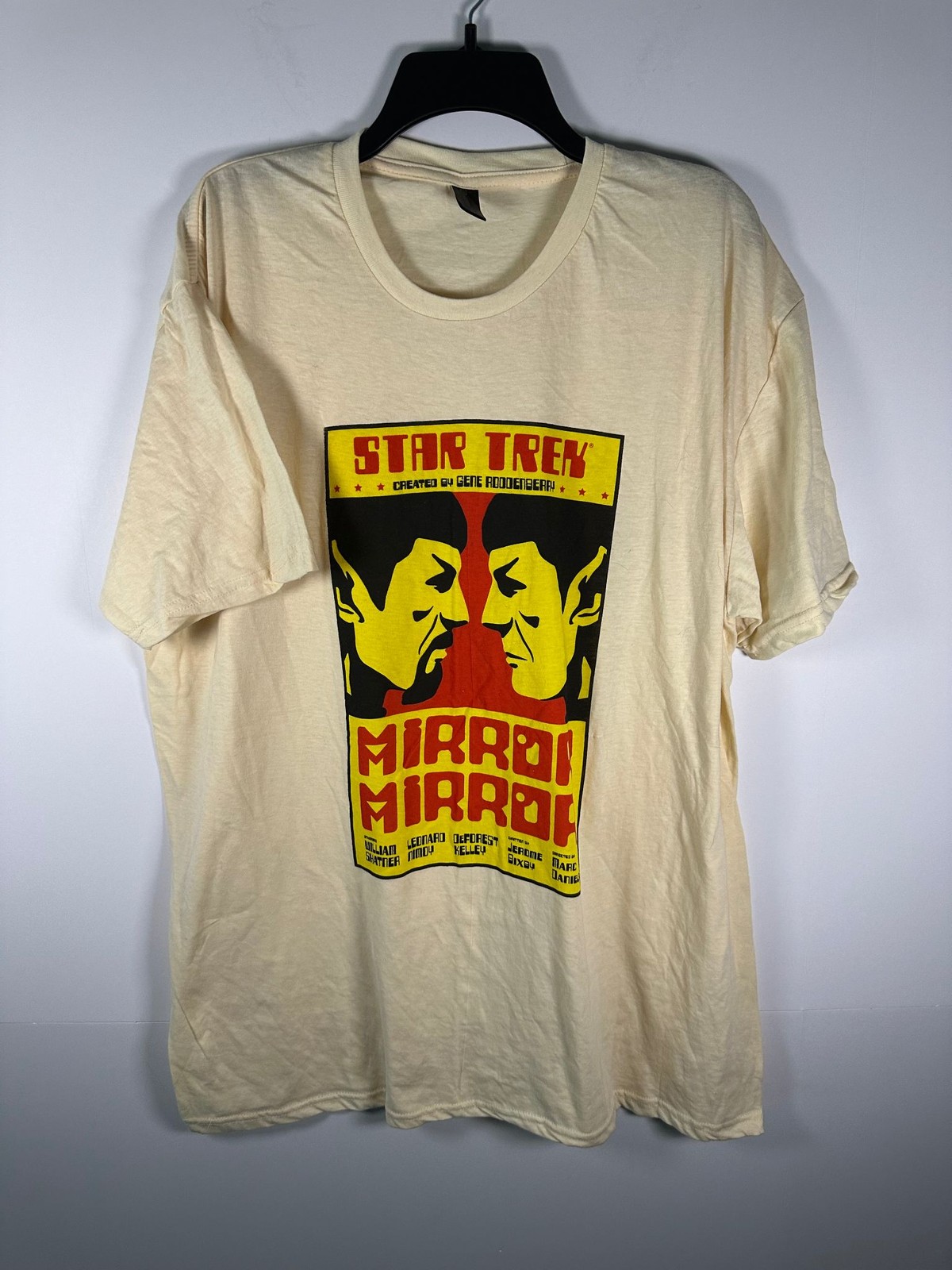 Lootcrate Shirt Mens 2XL Star Trek Mirror Mirror Graphic Cream Short Sleeve