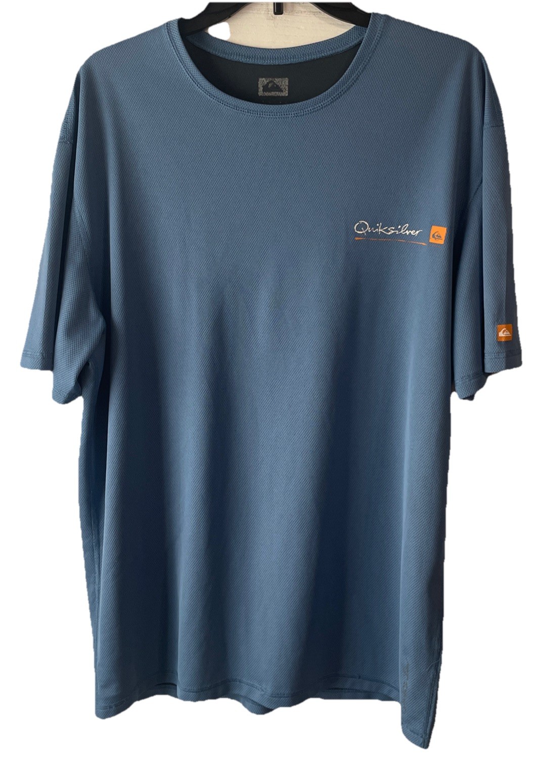 Quiksilver Men’s XL Blue Performance Surf Tee Shirt Loose Fit UPF Rashguard