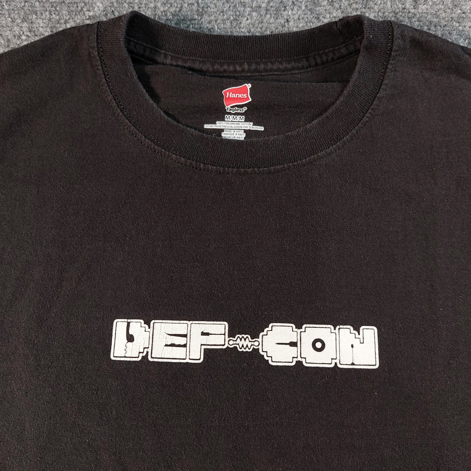 DEF CON 25 Hacker Conference T‑Shirt Mens Medium Black 2017 Crossbones Tech Tee