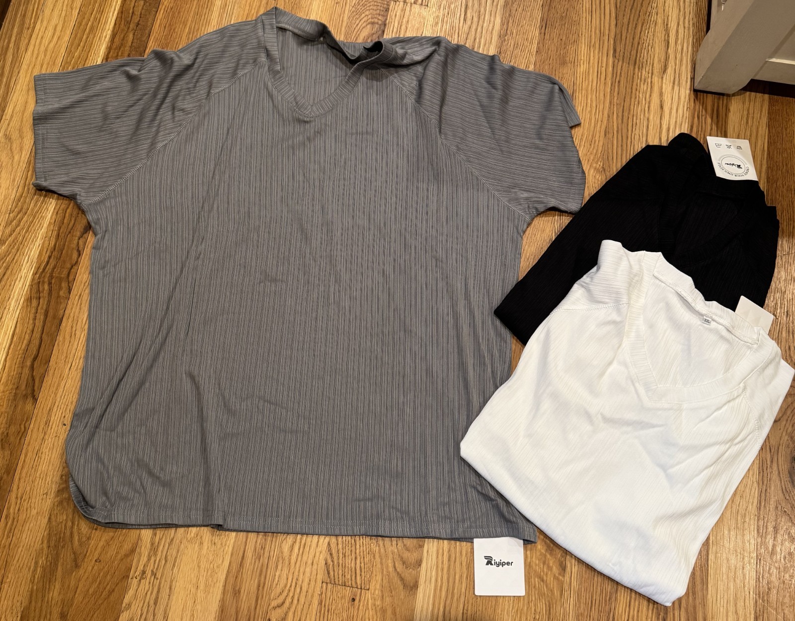 Nwt Mens Riyiper (3) V-Neck S/S Shirts Black White Gray 2XL