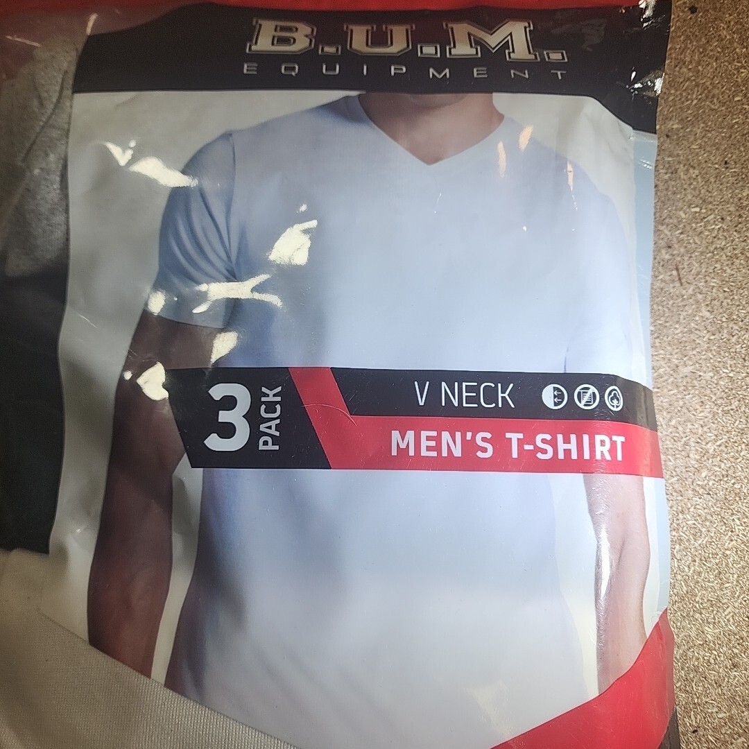 NEW Vneck Tshirt 3 Pack White Small B.U.M. Equipment Neutral Colors COTTON Nice