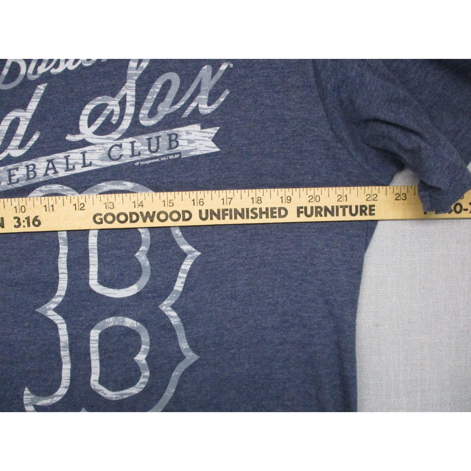 Genuine Merchandise Blue Vintage Graphic Sports Crew Neck TShirt Unisex Size L