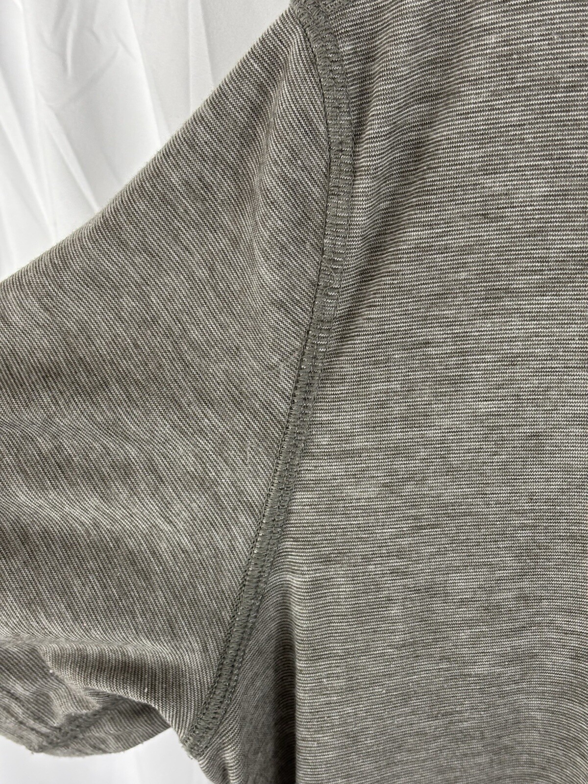 Champion Mens Pullover T Shirt Large Soft Polyester Rayon Spandex Gray READ