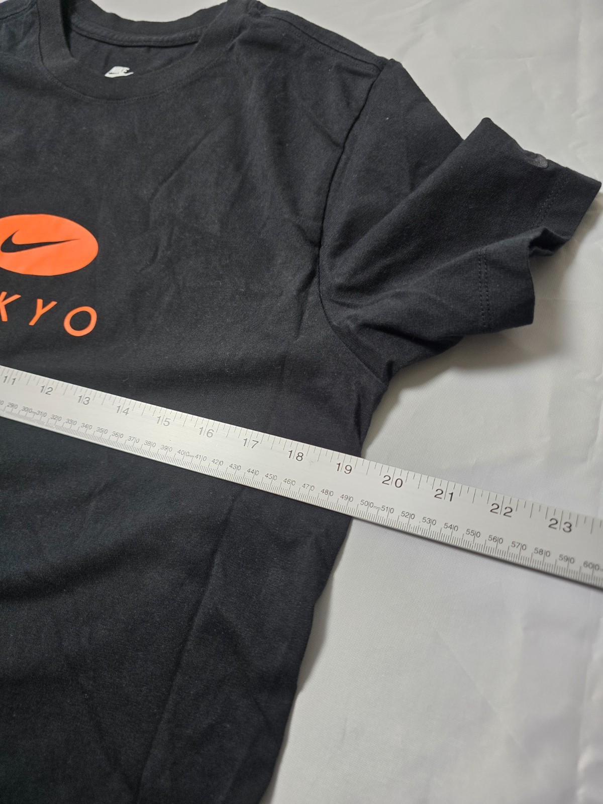 Size L – Nike Tokyo Shibuya Exclusive T-Shirt Embroidered Swoosh on sleeve