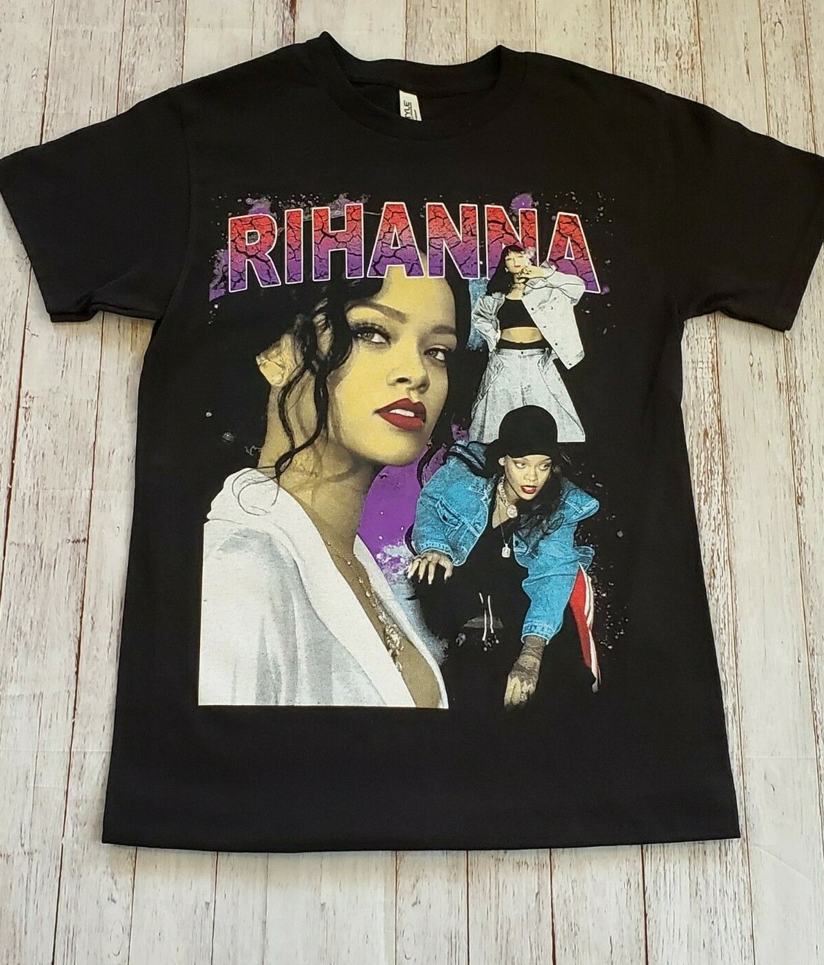 NEW- RIHANNA- T-SHIRT