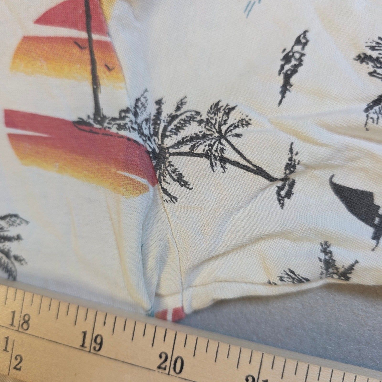 Free Planet Mens Tropical Palm Tree Sailboat Print T-Shirt White Medium