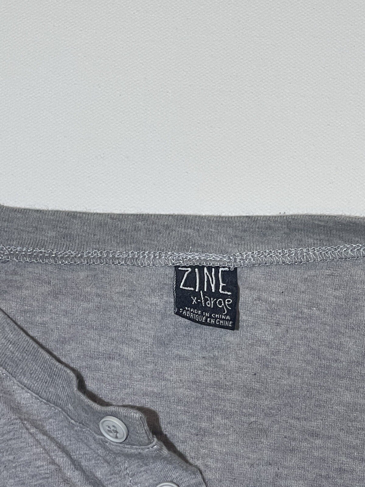 Zine XL Shirt ~ Pullover Button up ~ Casual Preppy style ~ Great Condition