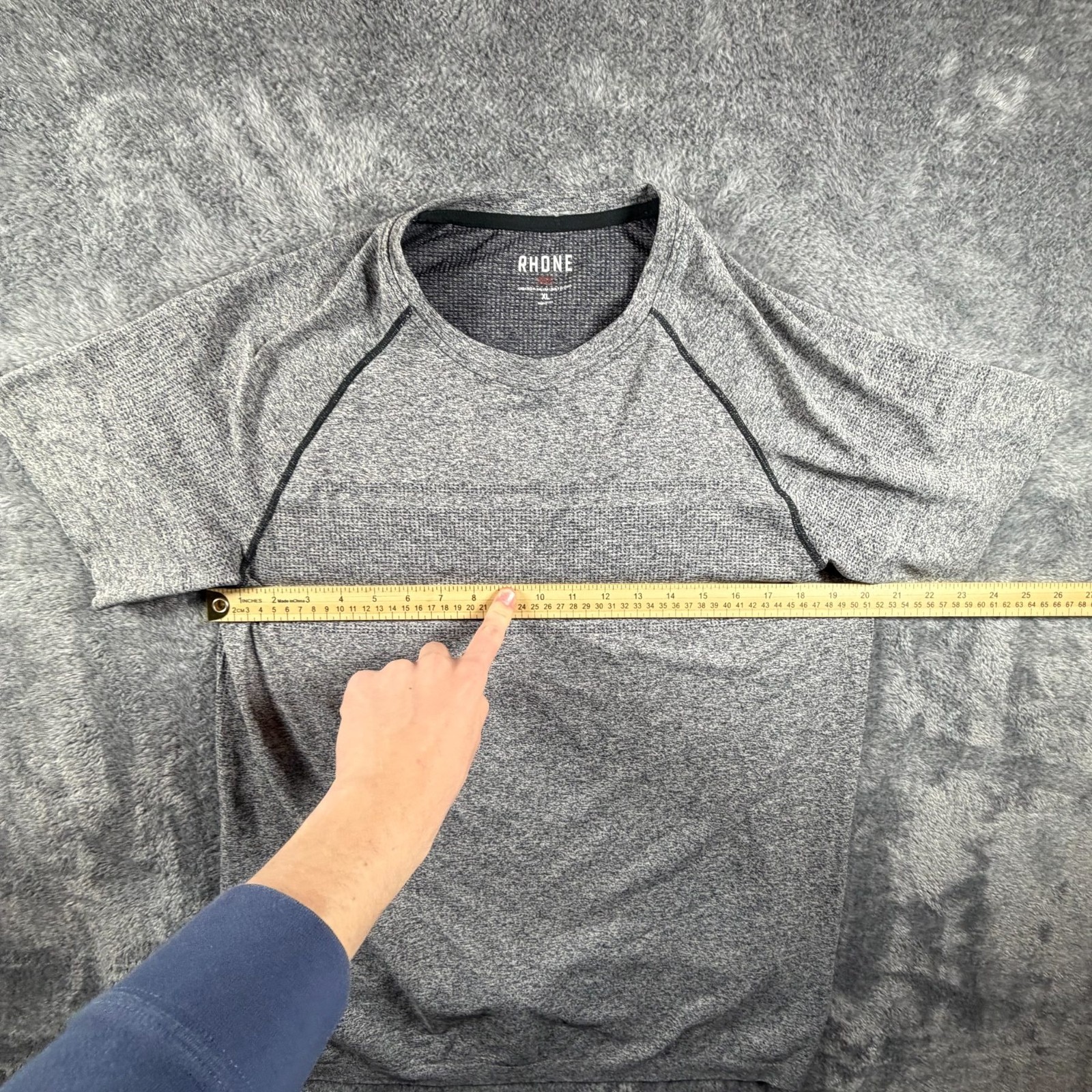 Rhone Shirt Mens XL Gray Performance Moisture Wicking Gym Tee