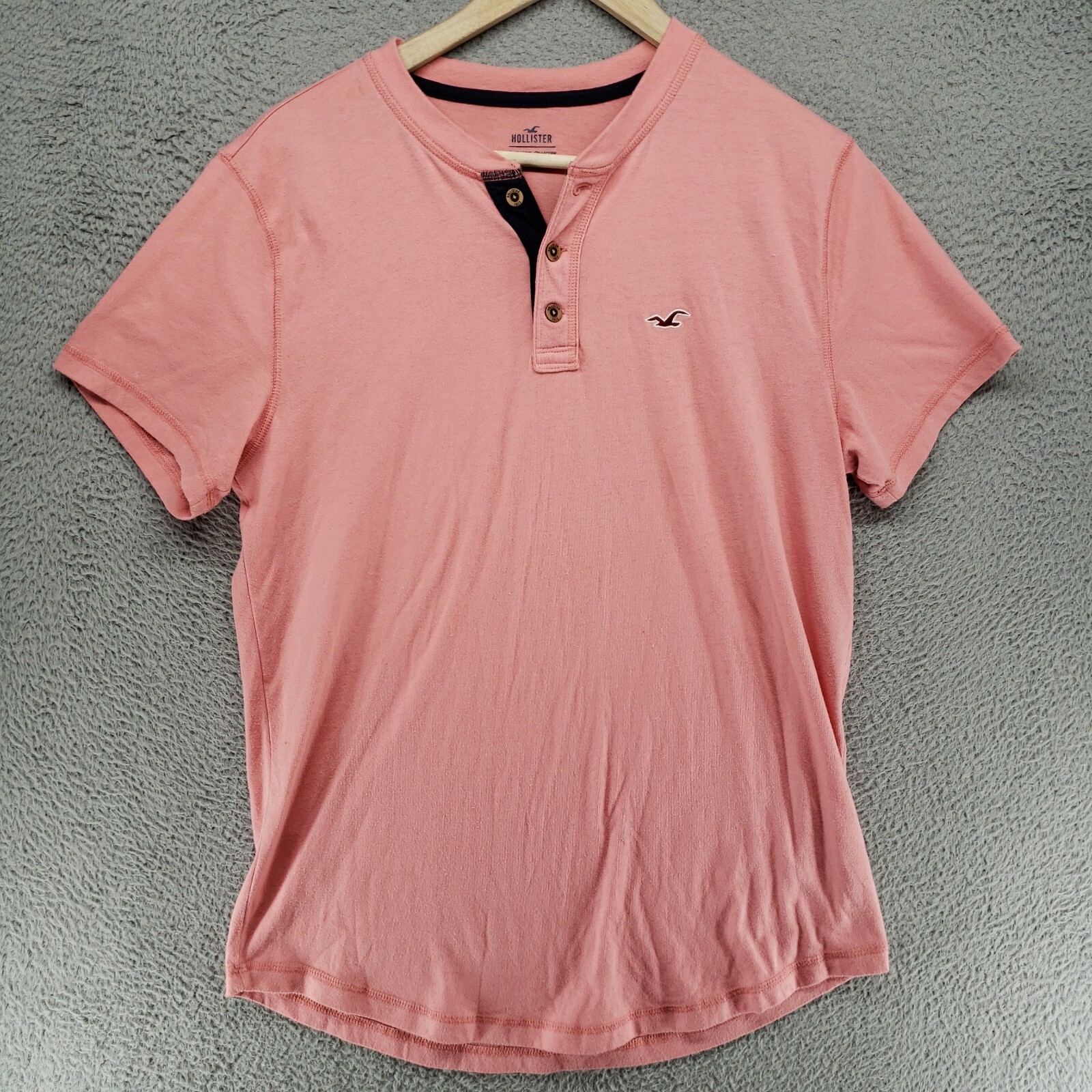 Hollister Must Have Collection 1/4 Button T Shirt Mens M Seagull Logo Pink
