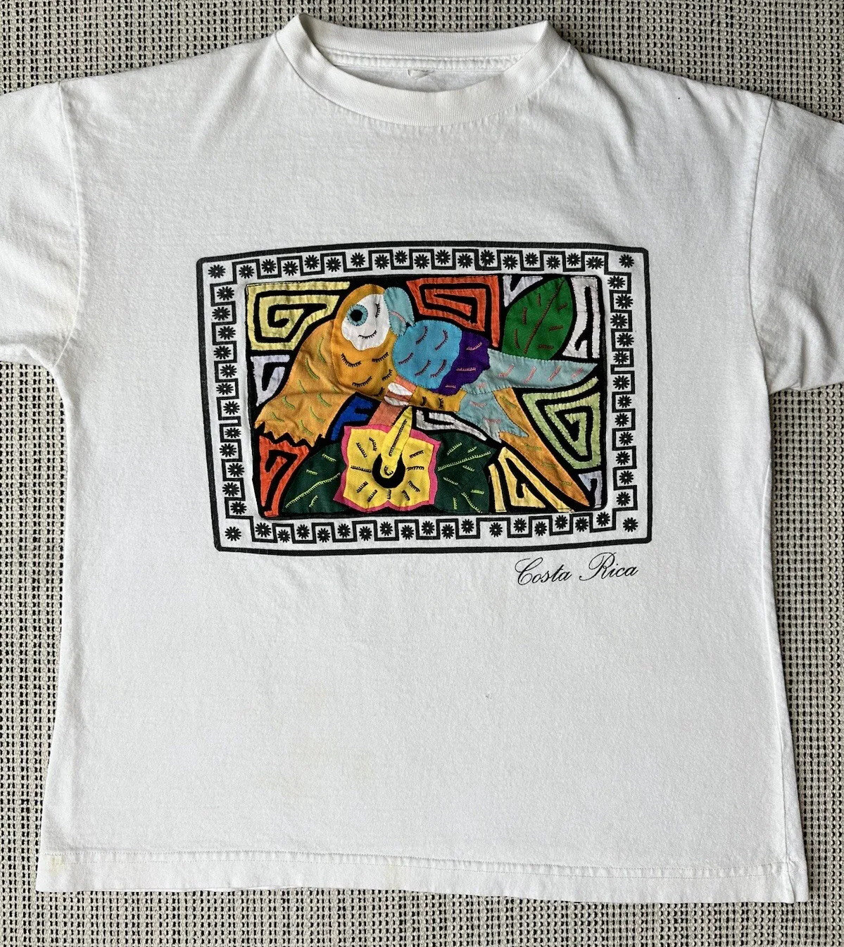 Costa Rica Medium White T Shirt Hand Made Sewn Quilted Parrot Design Appliqué