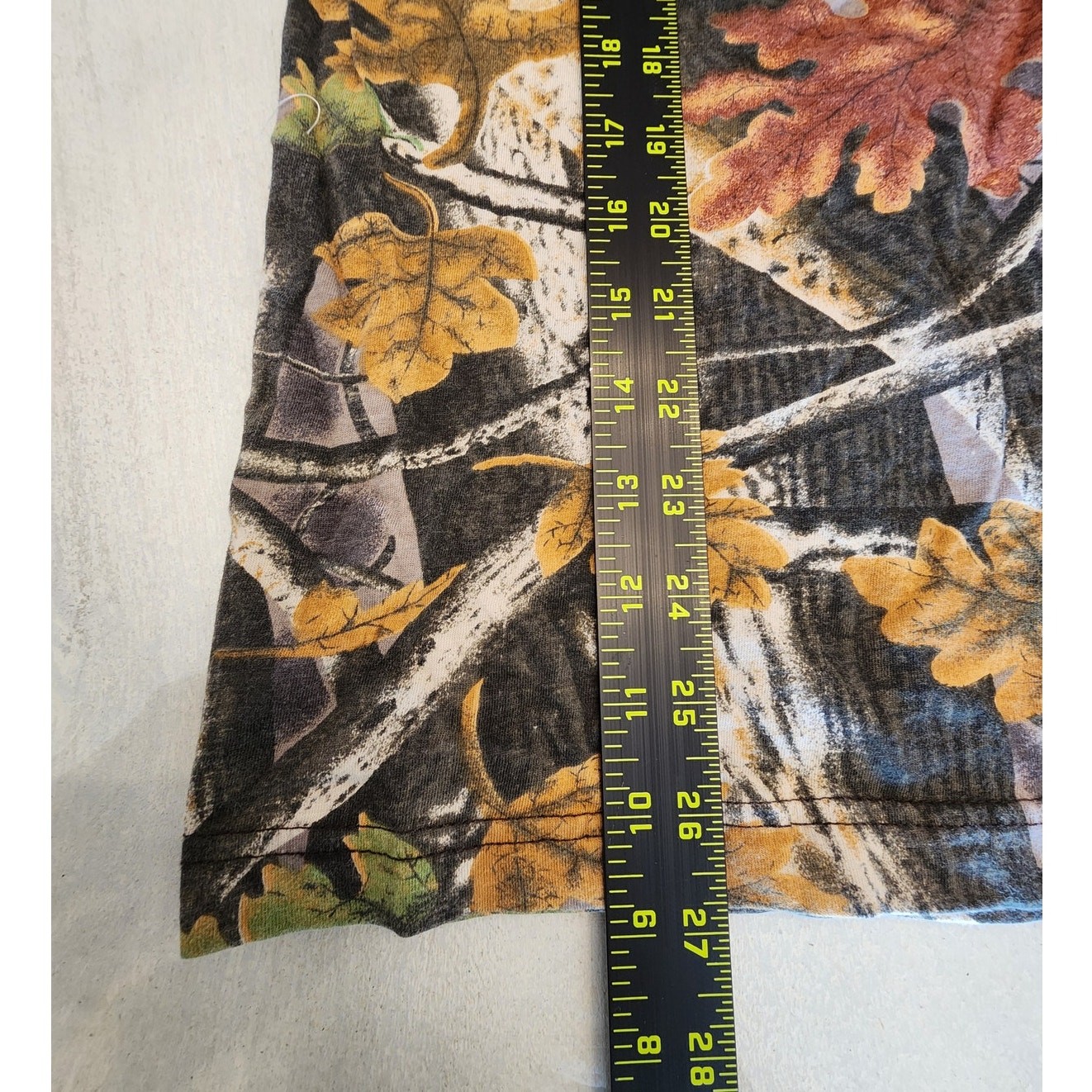 Master Sportsman Camo Leaf Print T-Shirt SZ Medium Outdoors Hunting