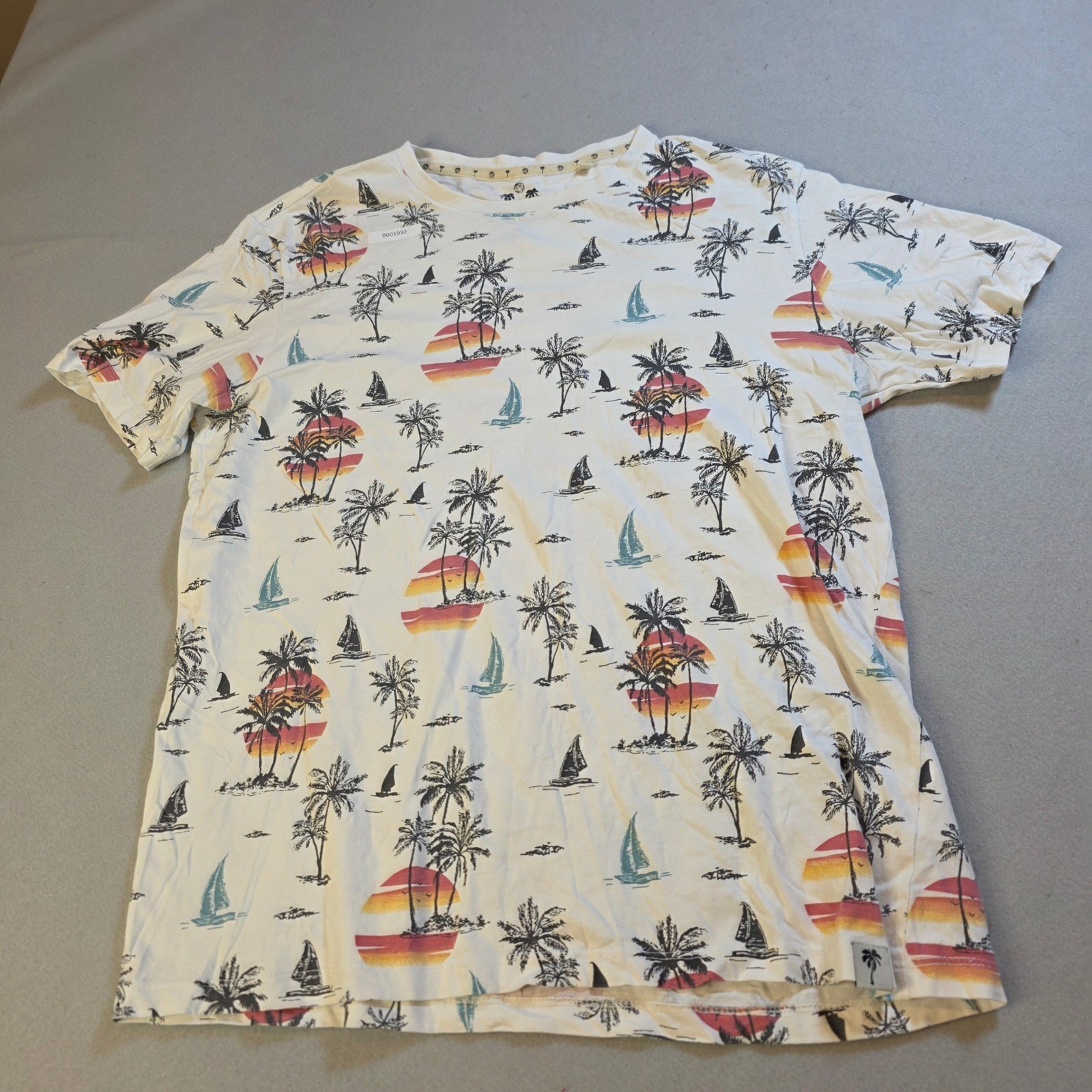 Free Planet Mens Tropical Palm Tree Sailboat Print T-Shirt White Medium