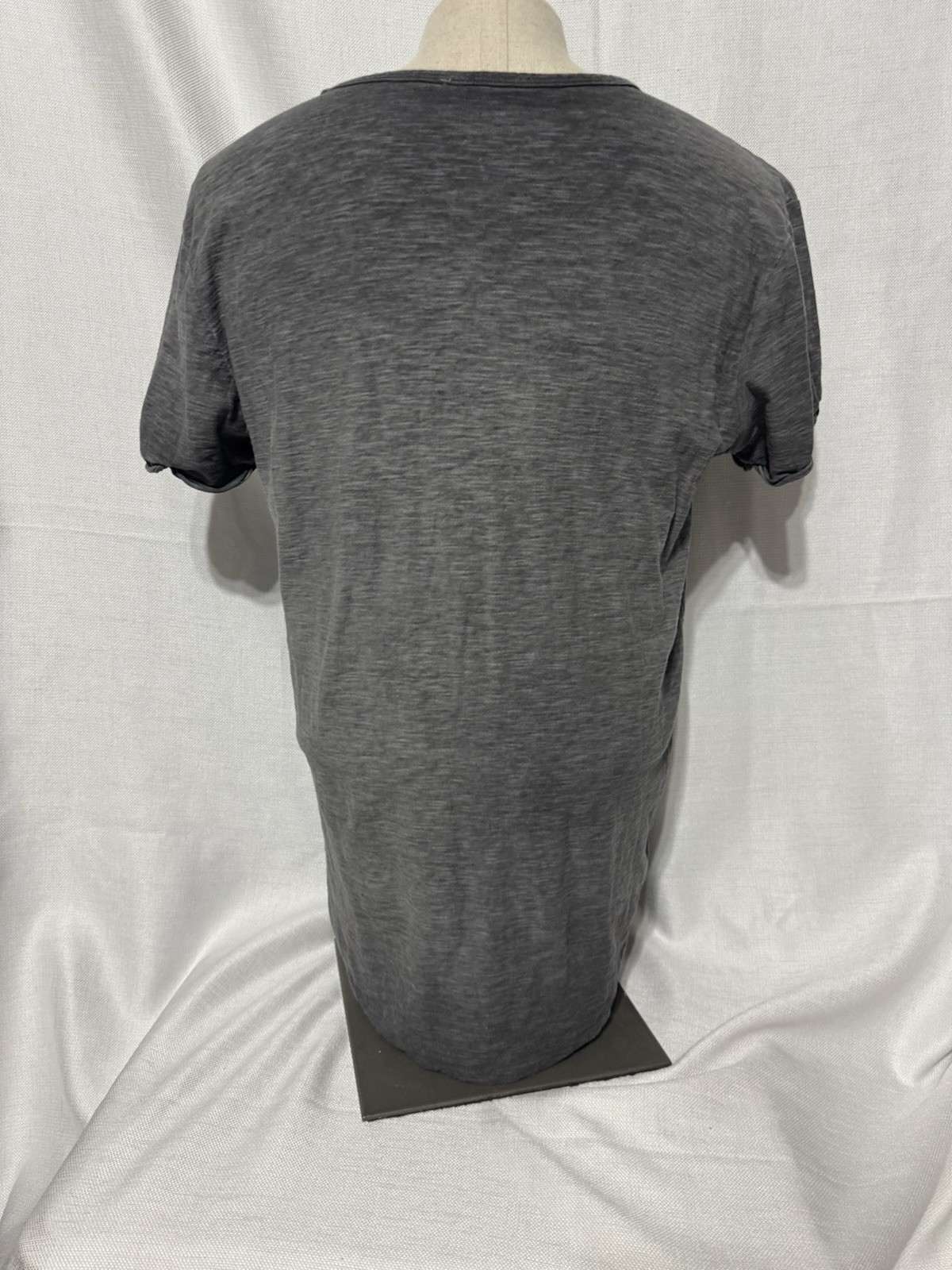 Carbon Tshirt Distressed Gray Longer Length Chest Pocket Men’s Medium