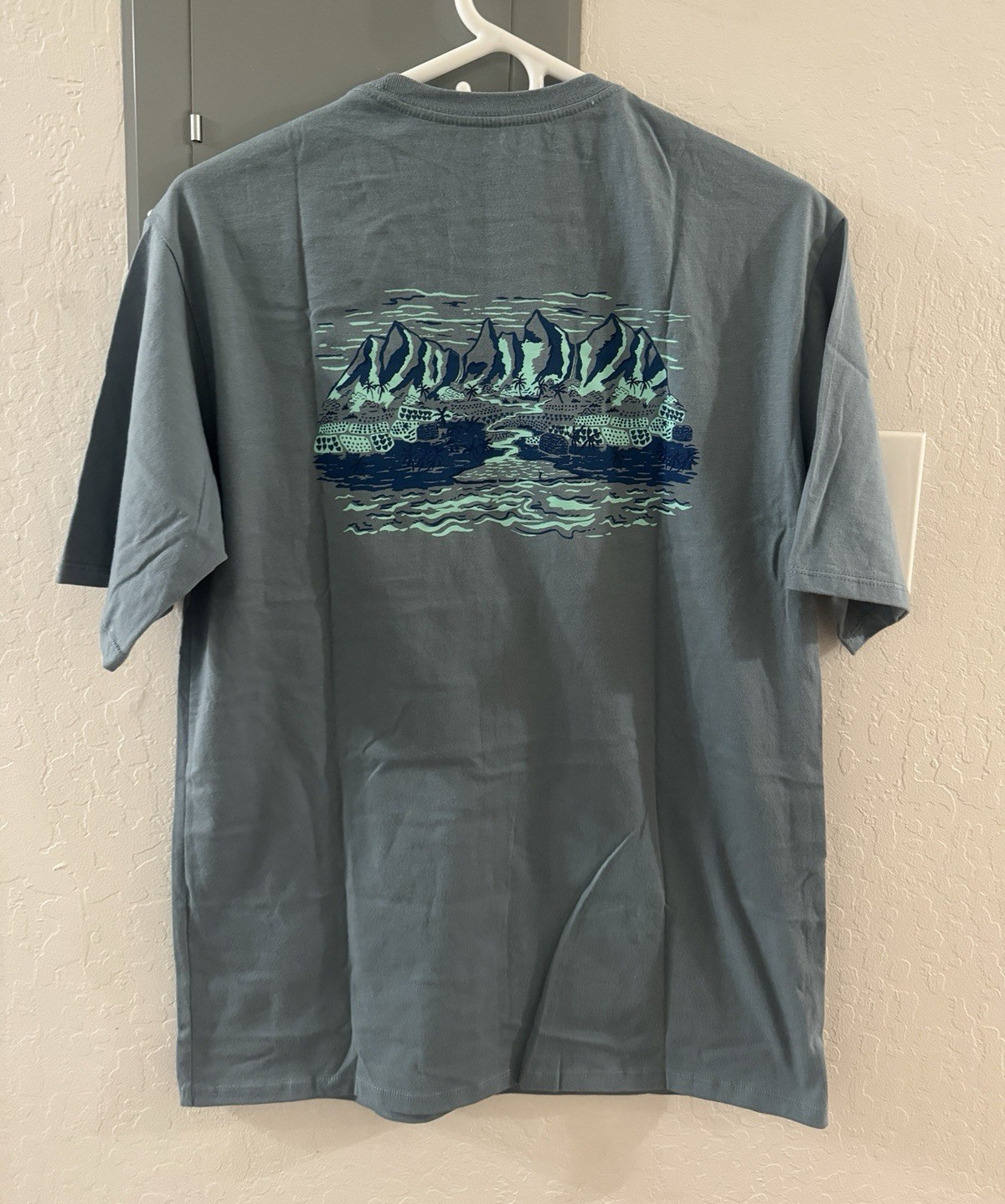 Patagonia M’s Malama ‘Aina Pocket T-Shirt – Hawaii 37852 Color: BLSG Size: S New