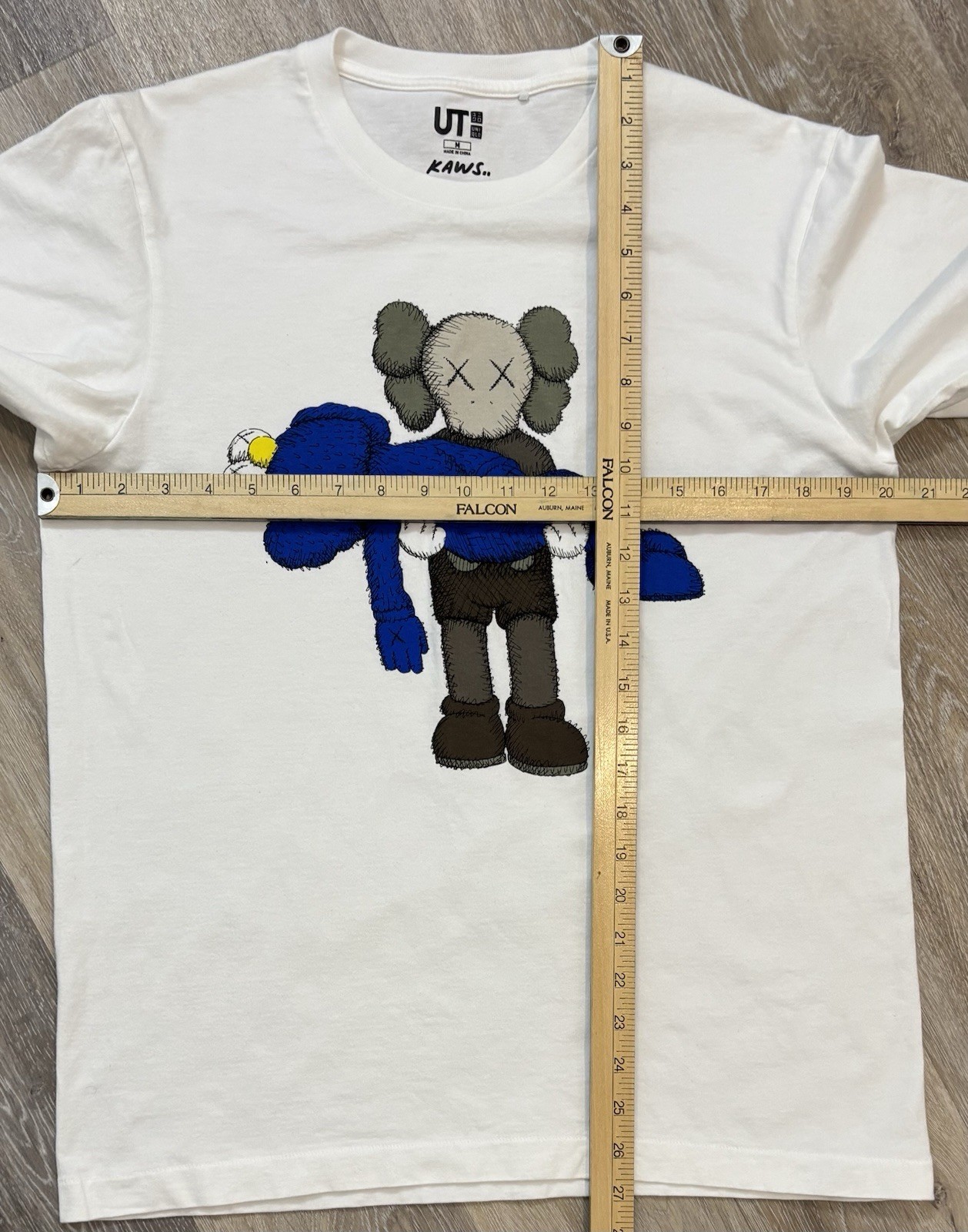 KAWS x Uniqlo Gone Tee Shirt Size Medium White Sesame Street Grover