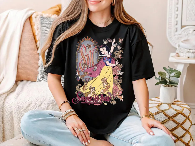 Disney Snow White & The Seven Dwarfs T-SHIRT Unisex