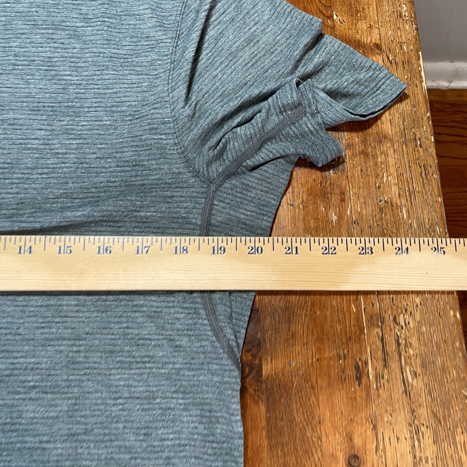 Lululemon Shirt Mens Medium Gray Tee Casual Workout Gym Athleisure Stretch
