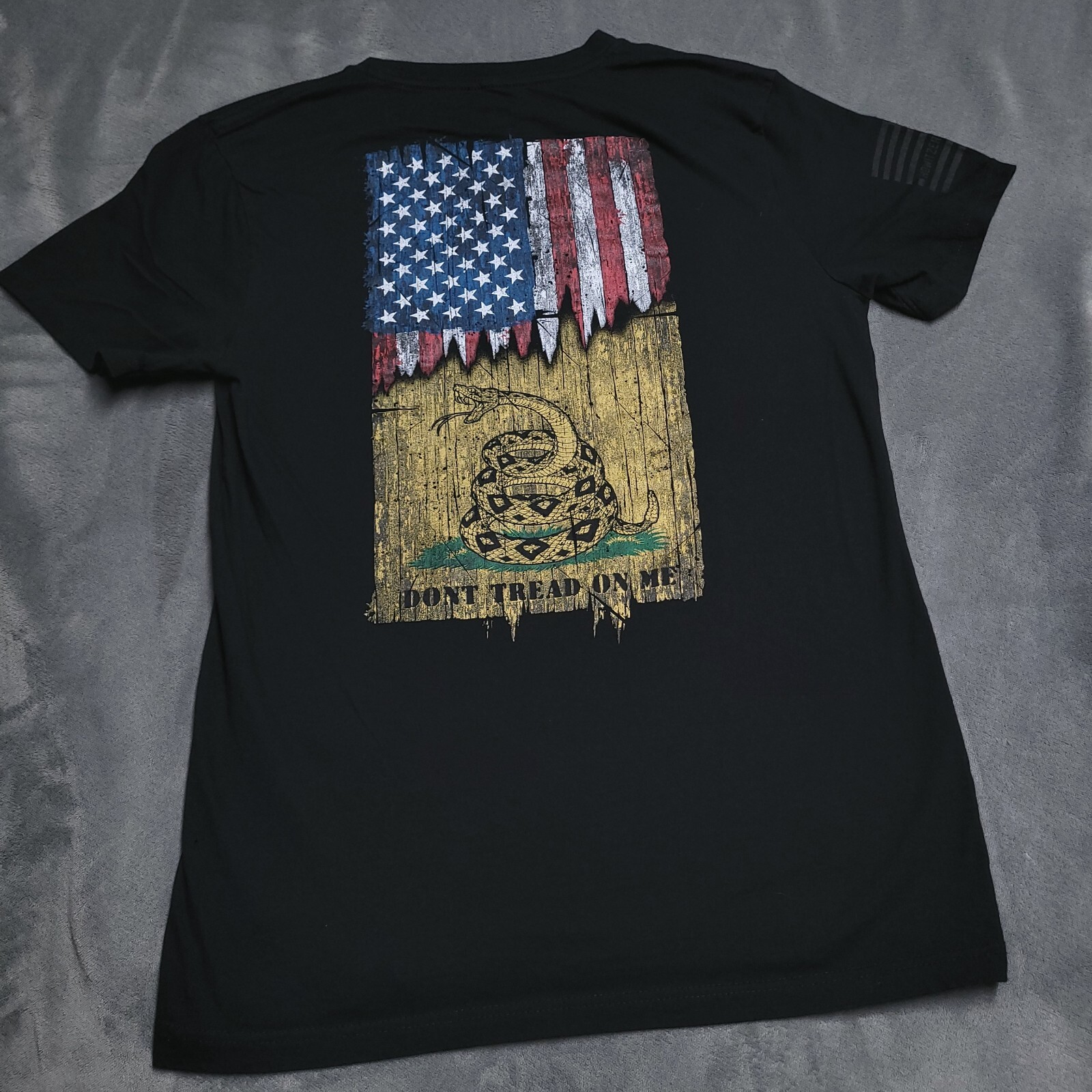 Howitzer Patriot Dont Tread On Me Medium Shirt American USA Flag Snake Chud Wear