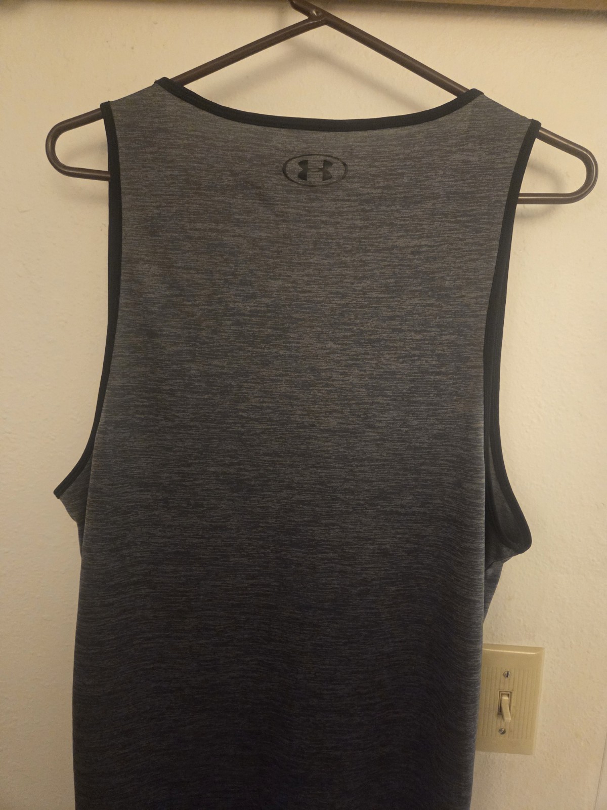Under Armour UA Tech Tank 2.0 Men’s Sz Medium Gray Polyester Performance 1328704