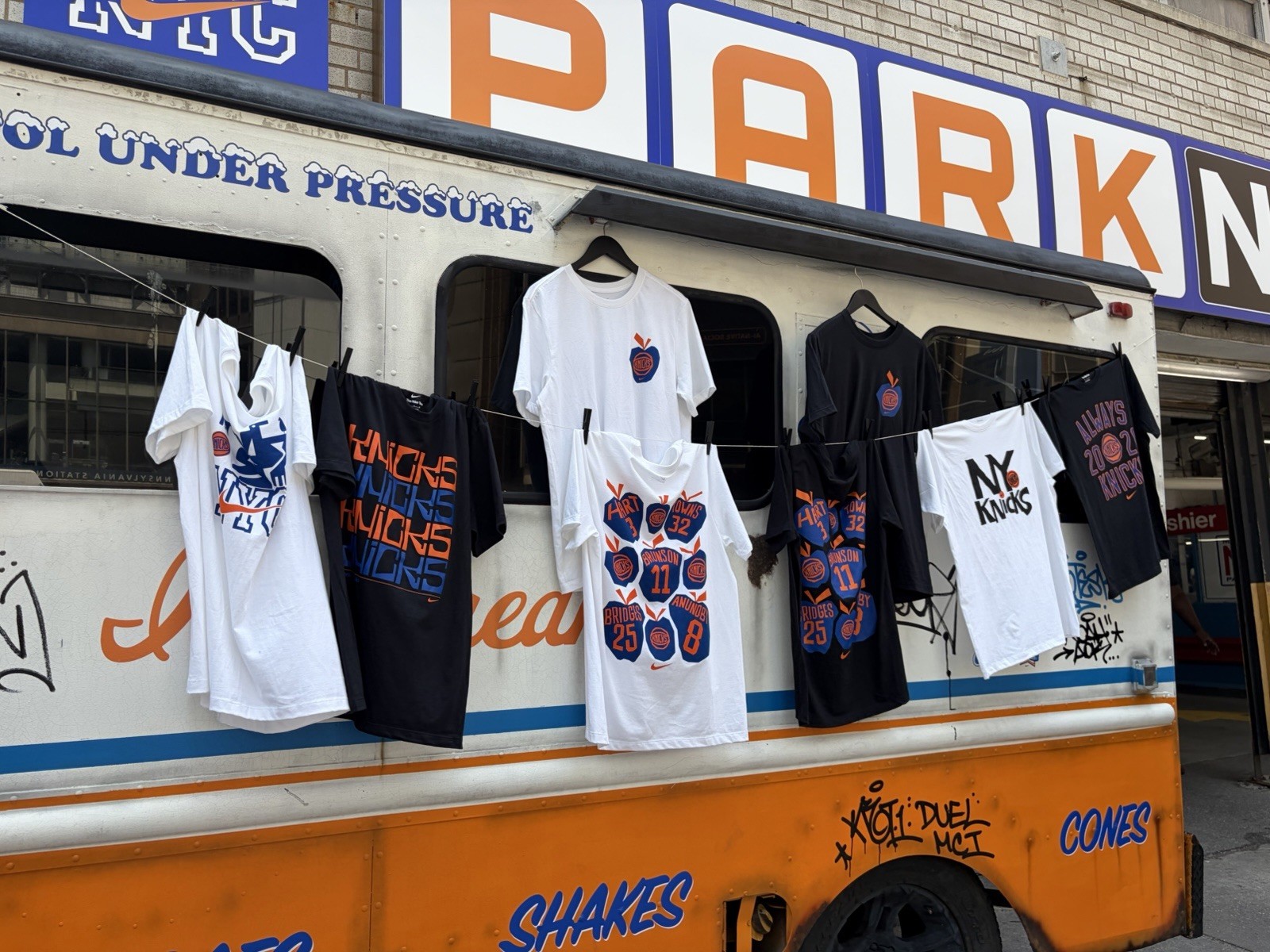 Sizes L & XL | EXCLUSIVE New York Knicks White Apple Tee | SOLD IN NIKE TRUCK