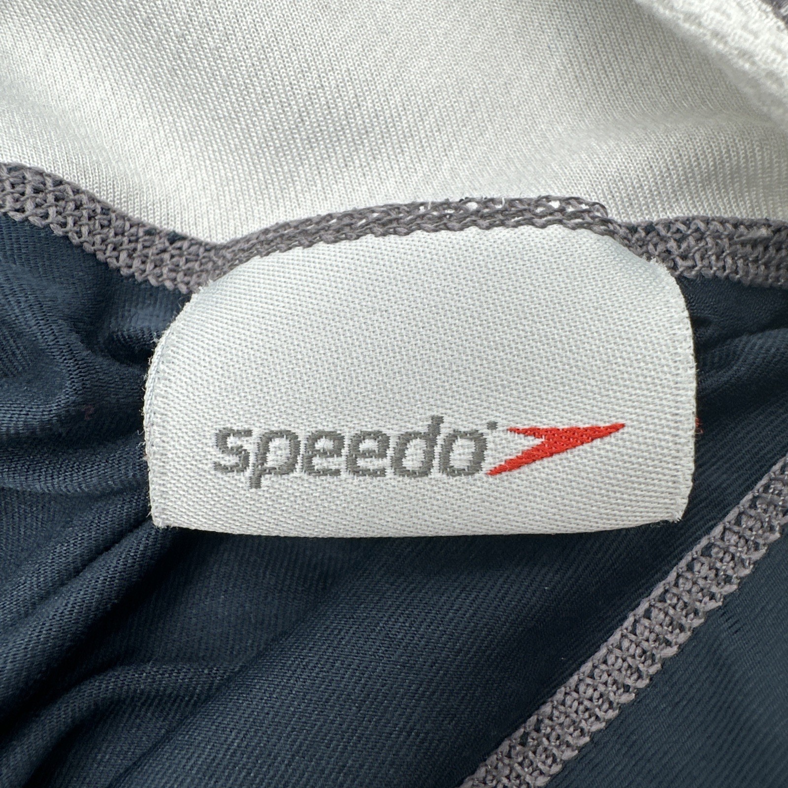 Speedo T-Shirt Men Mediun Gray Logo High Neck..#28197