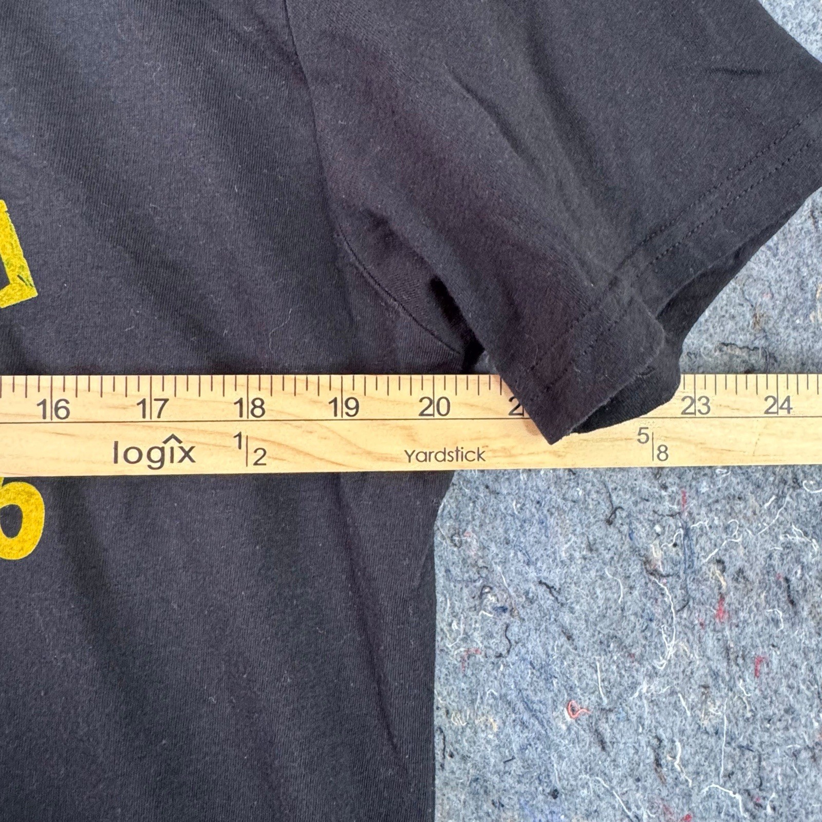 Yellowstone TV Show Size L Black Bucking Graphic T-Shirt NWOT Paramount