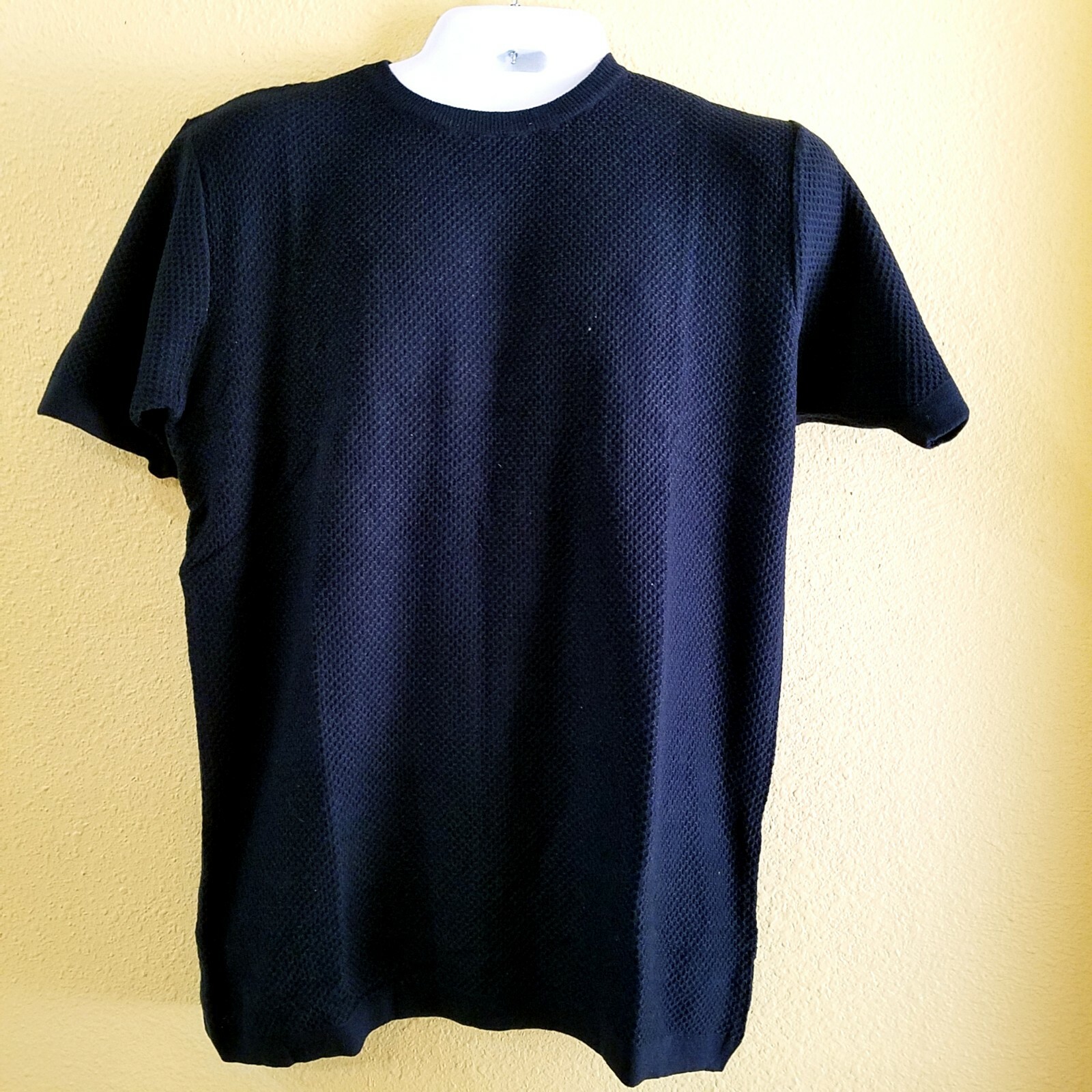 Mens Tshirt Casual Half Sleeves Knitted Tag Size L, honey comb see Size Chart,