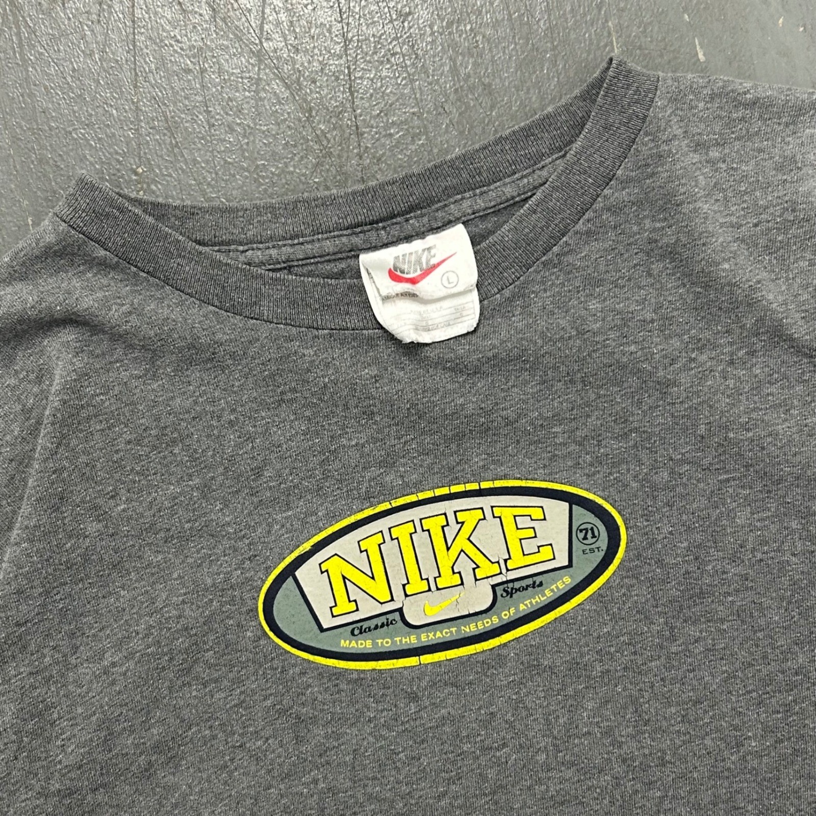 Vintage Nike Sports T-Shirt Mens Large Grey Oval Graphic Classic Logo Tee