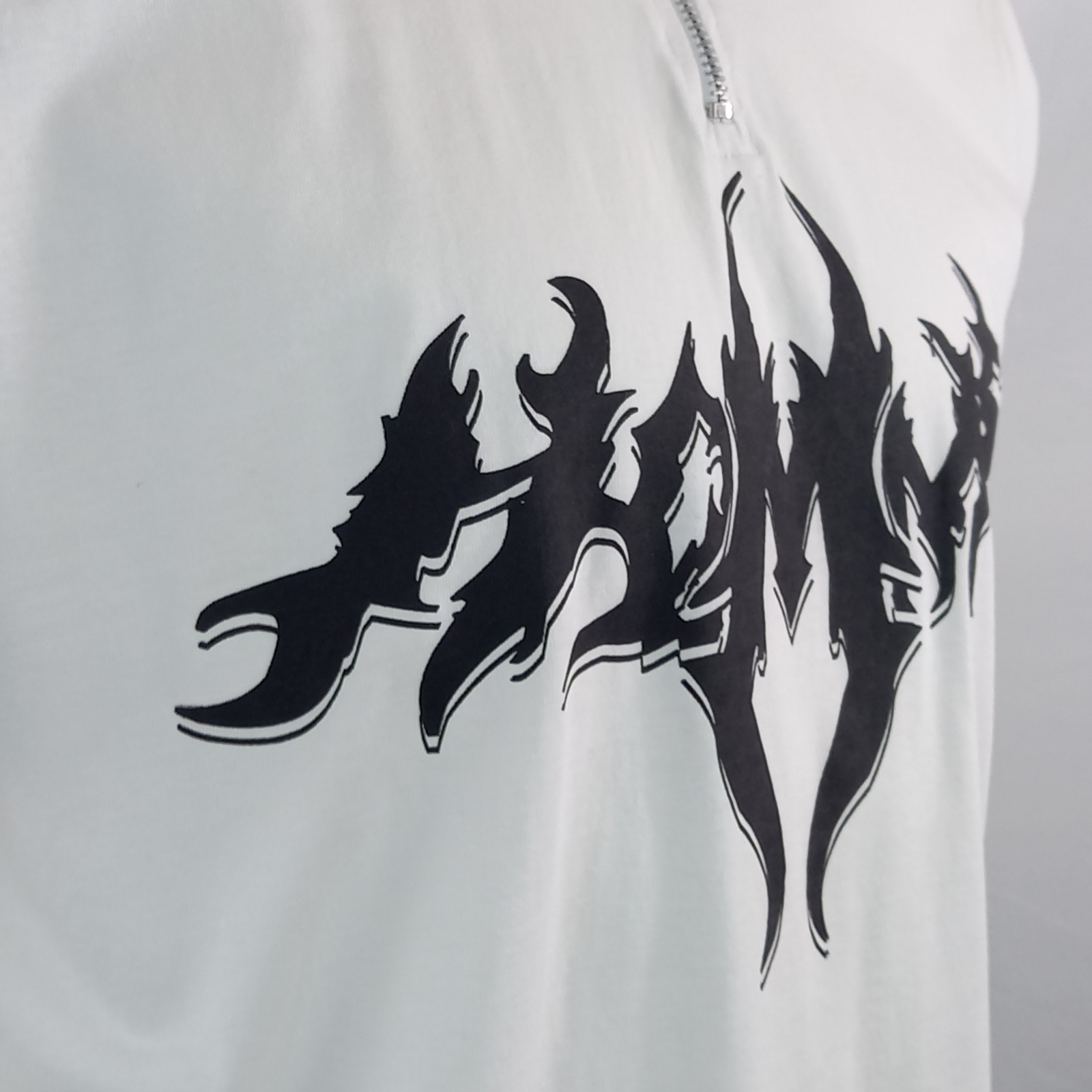 Boohoo Man White Slim Zip Polo Shirt NEW Black Dragon ? Print Large 100% Cotton