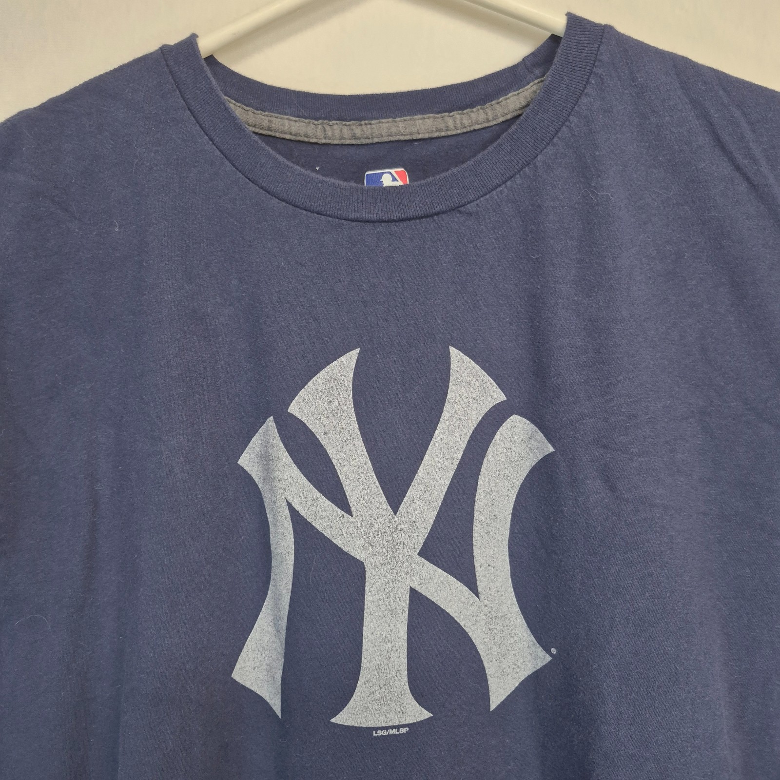 MLB NY Yankees Adults Baseball Fan TShirt Logo Size XL Blue Team Sports